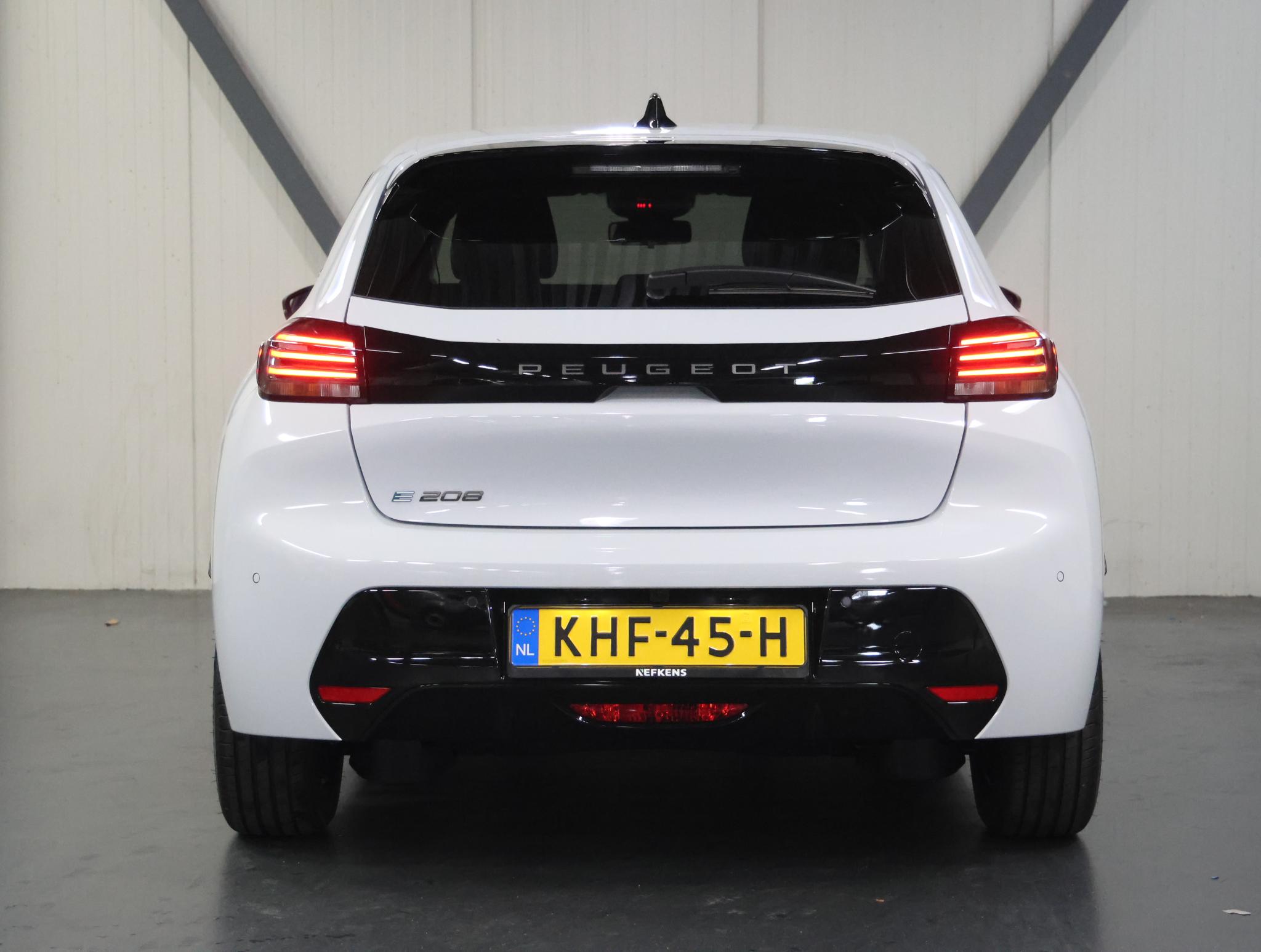 Foto van Peugeot E-208