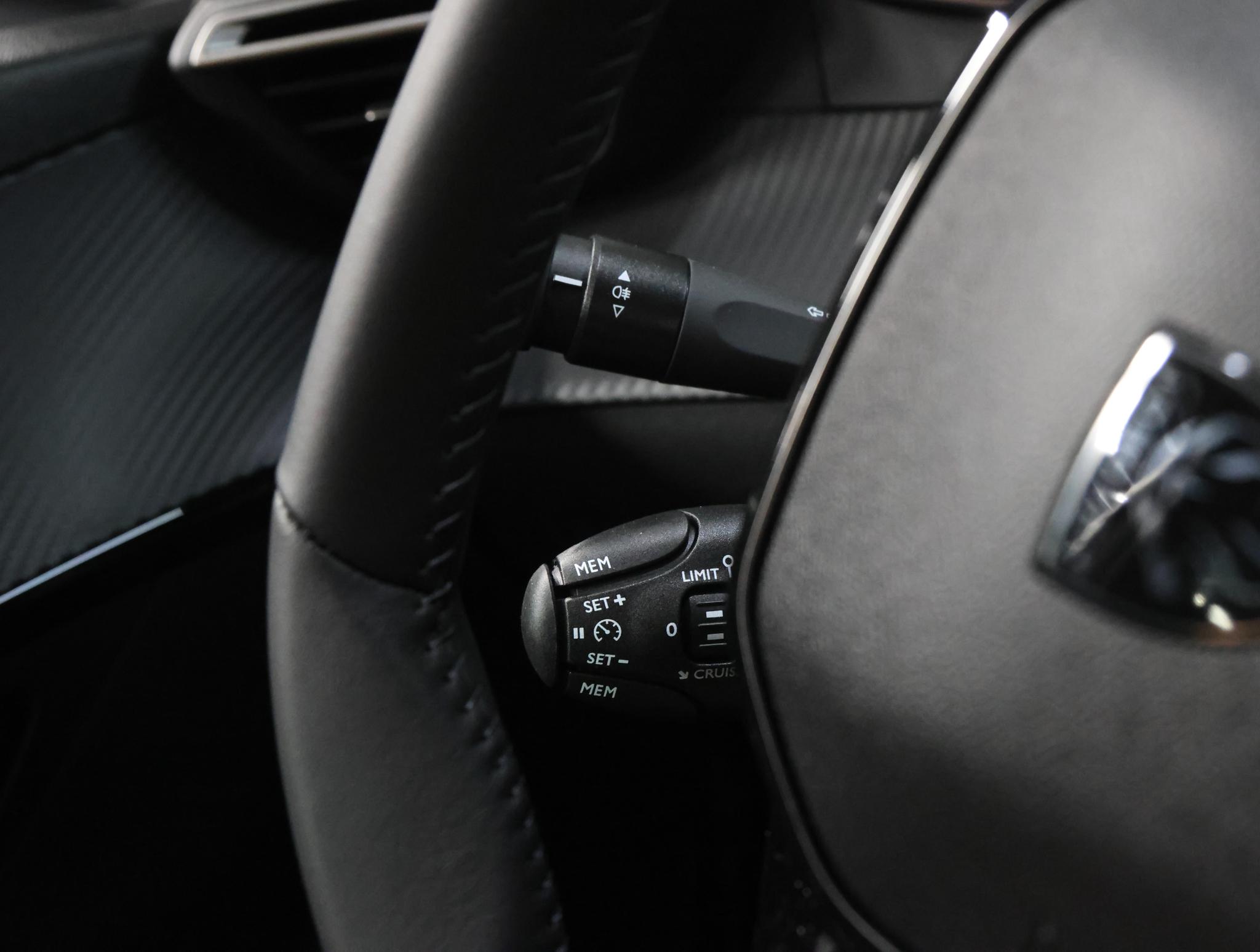 Foto van Peugeot E-208