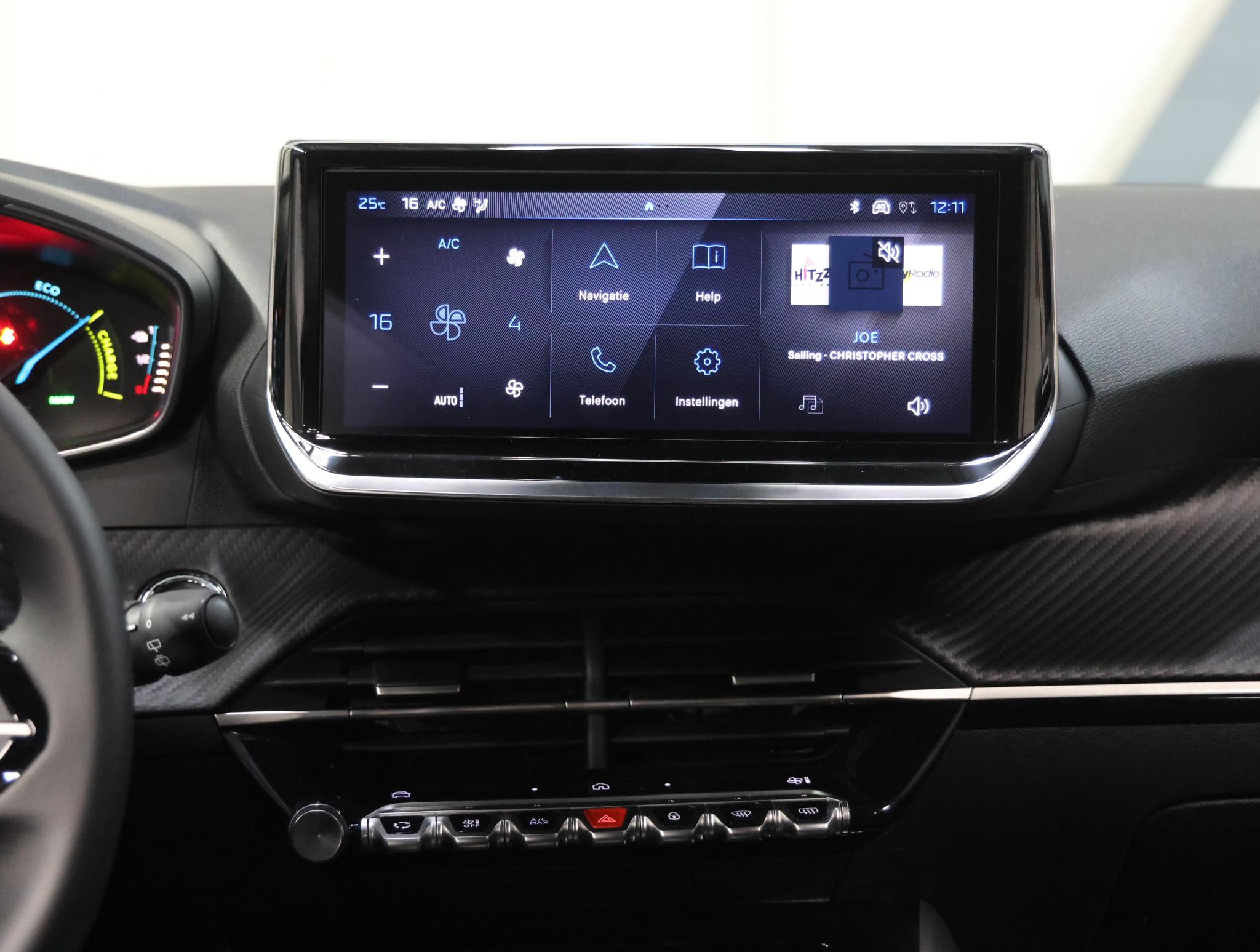 Foto van Peugeot E-208
