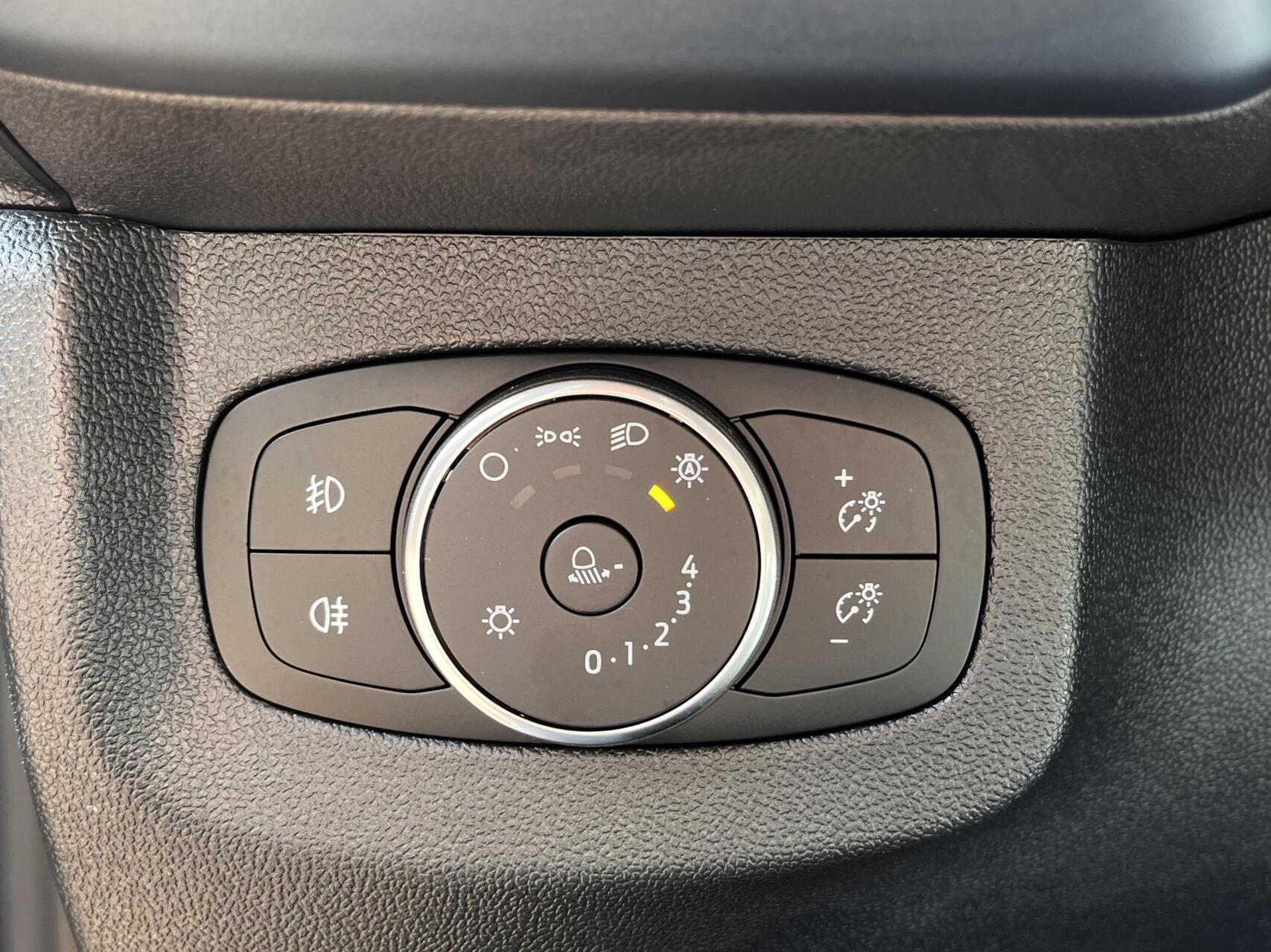 Foto van Ford Transit Courier Tourneo