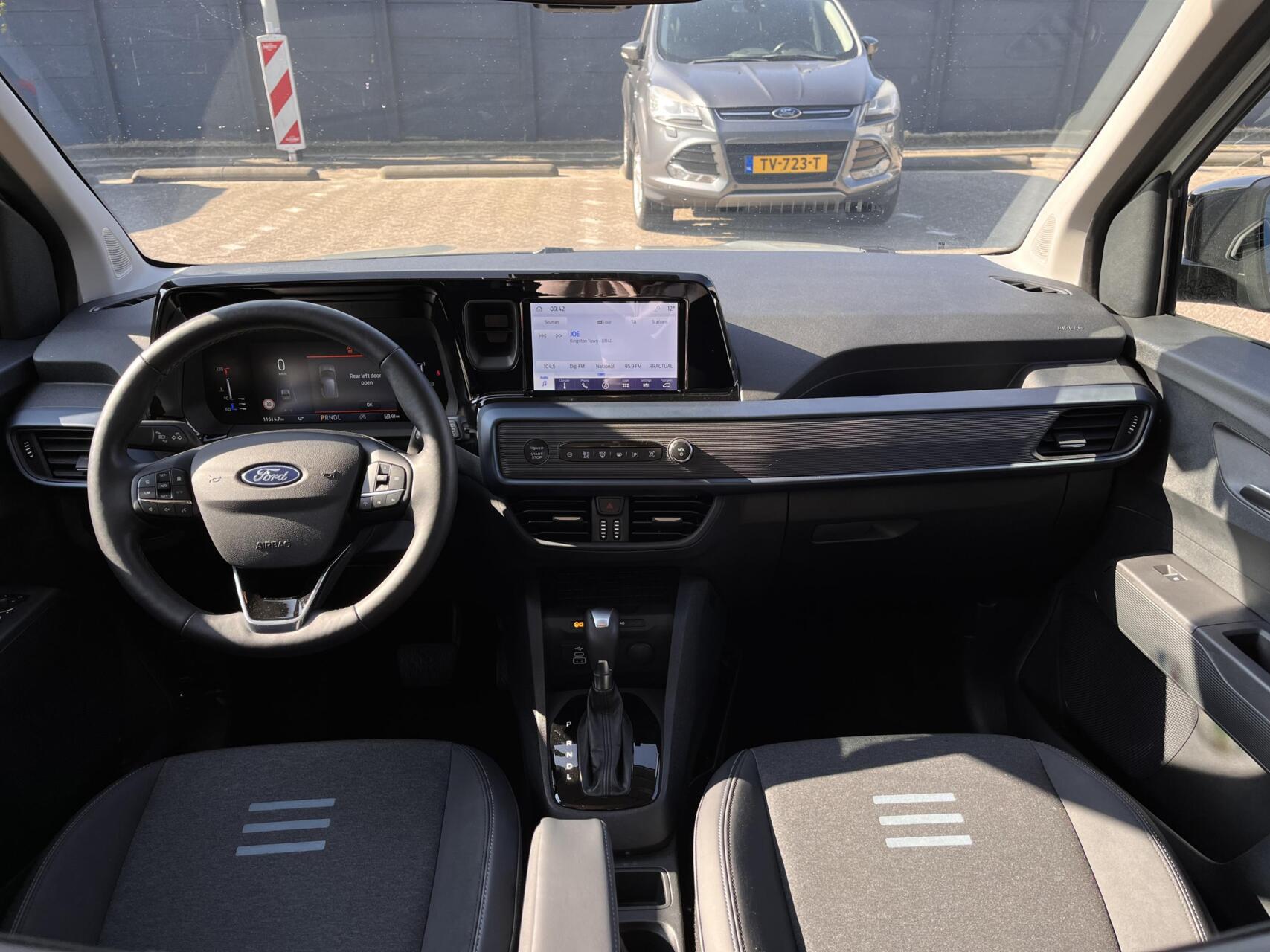 Foto van Ford Transit Courier Tourneo