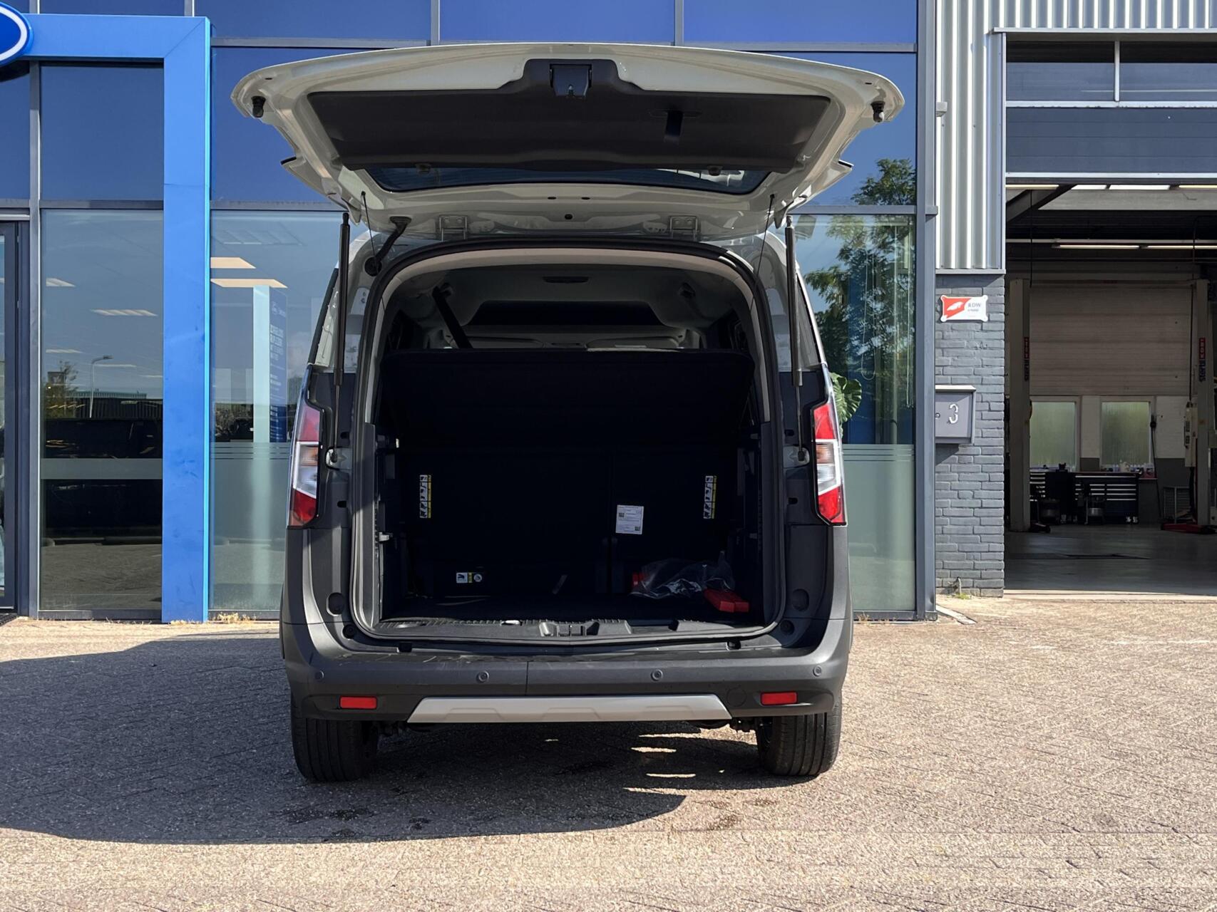 Foto van Ford Transit Courier Tourneo