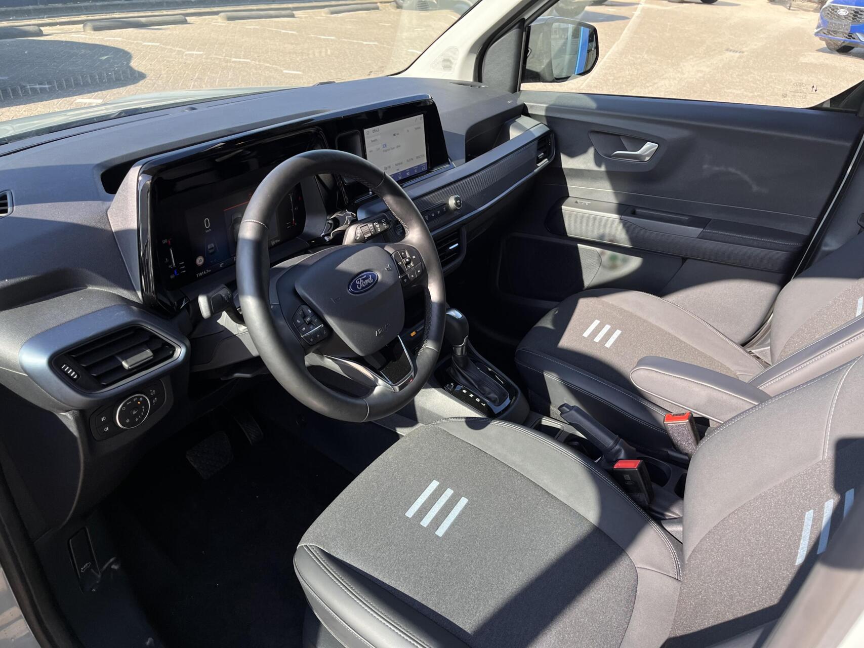 Foto van Ford Transit Courier Tourneo