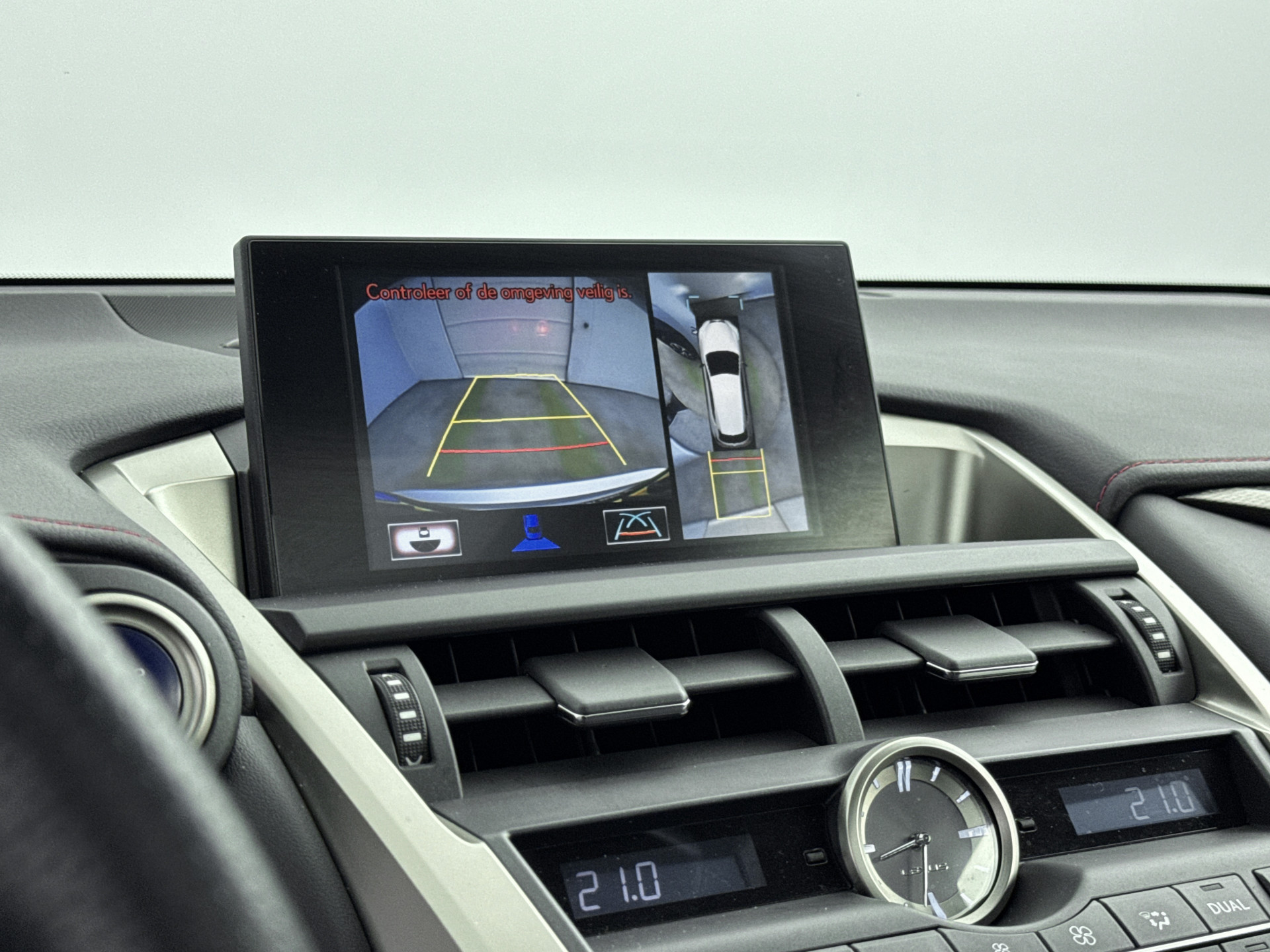 Foto van Lexus Lexus Nx300h