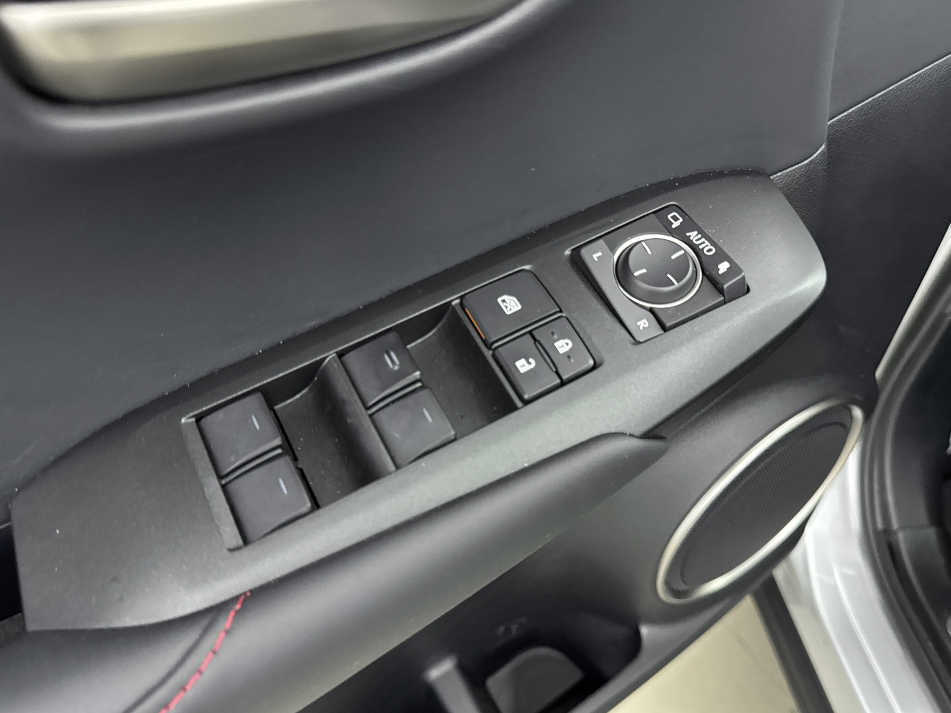 Foto van Lexus Lexus Nx300h