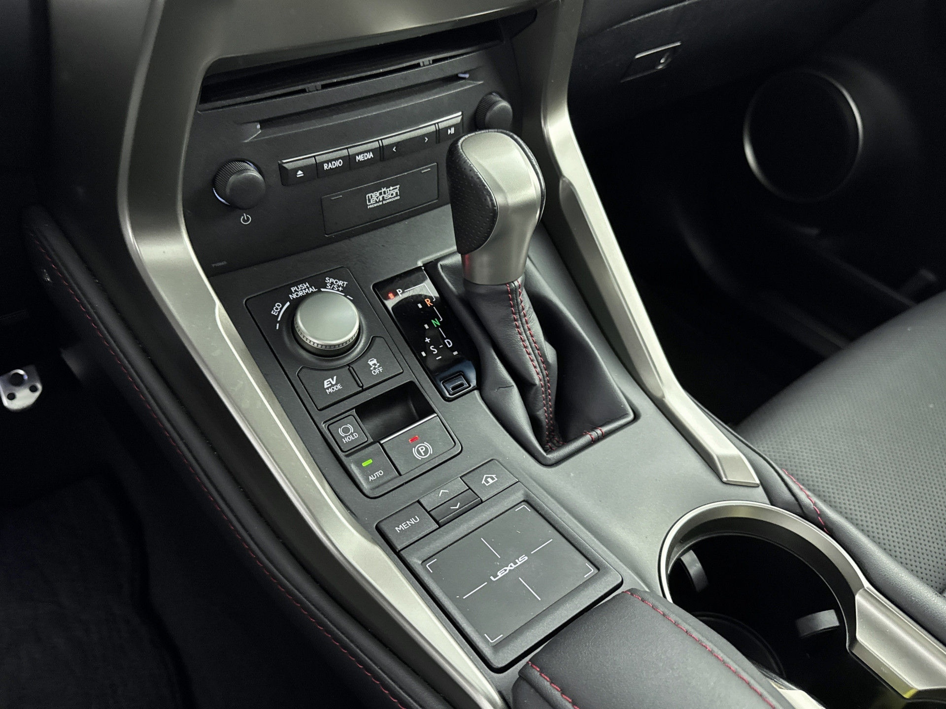Foto van Lexus Lexus Nx300h