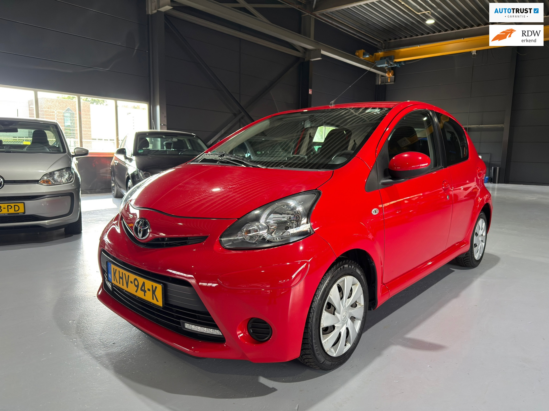 Toyota Toyota Aygo 1.0 VVT-i Aspiration Dealer onderhouden|Navigatie|Bleutooth 2014 - voorkant