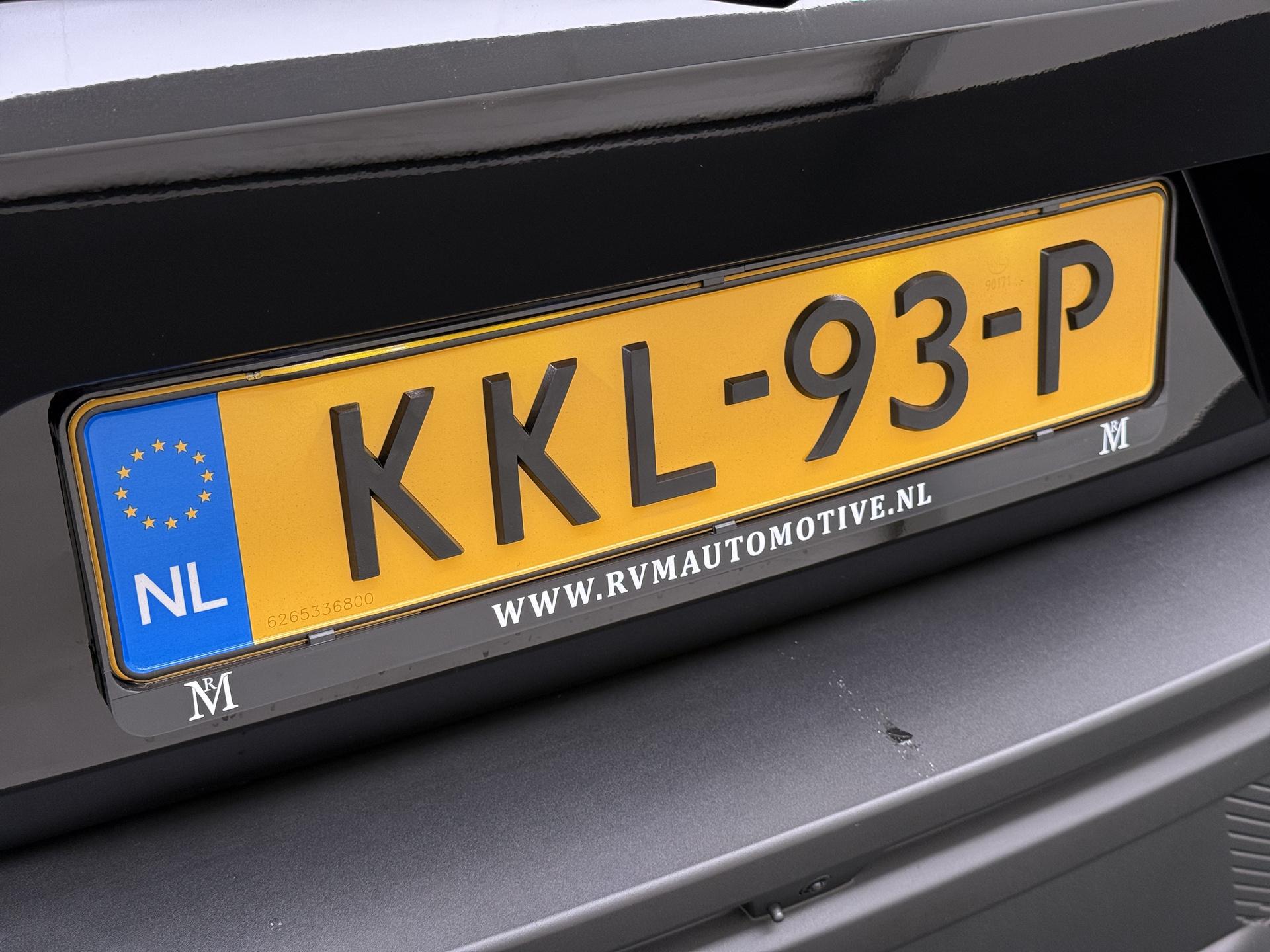 Foto van Peugeot E-408