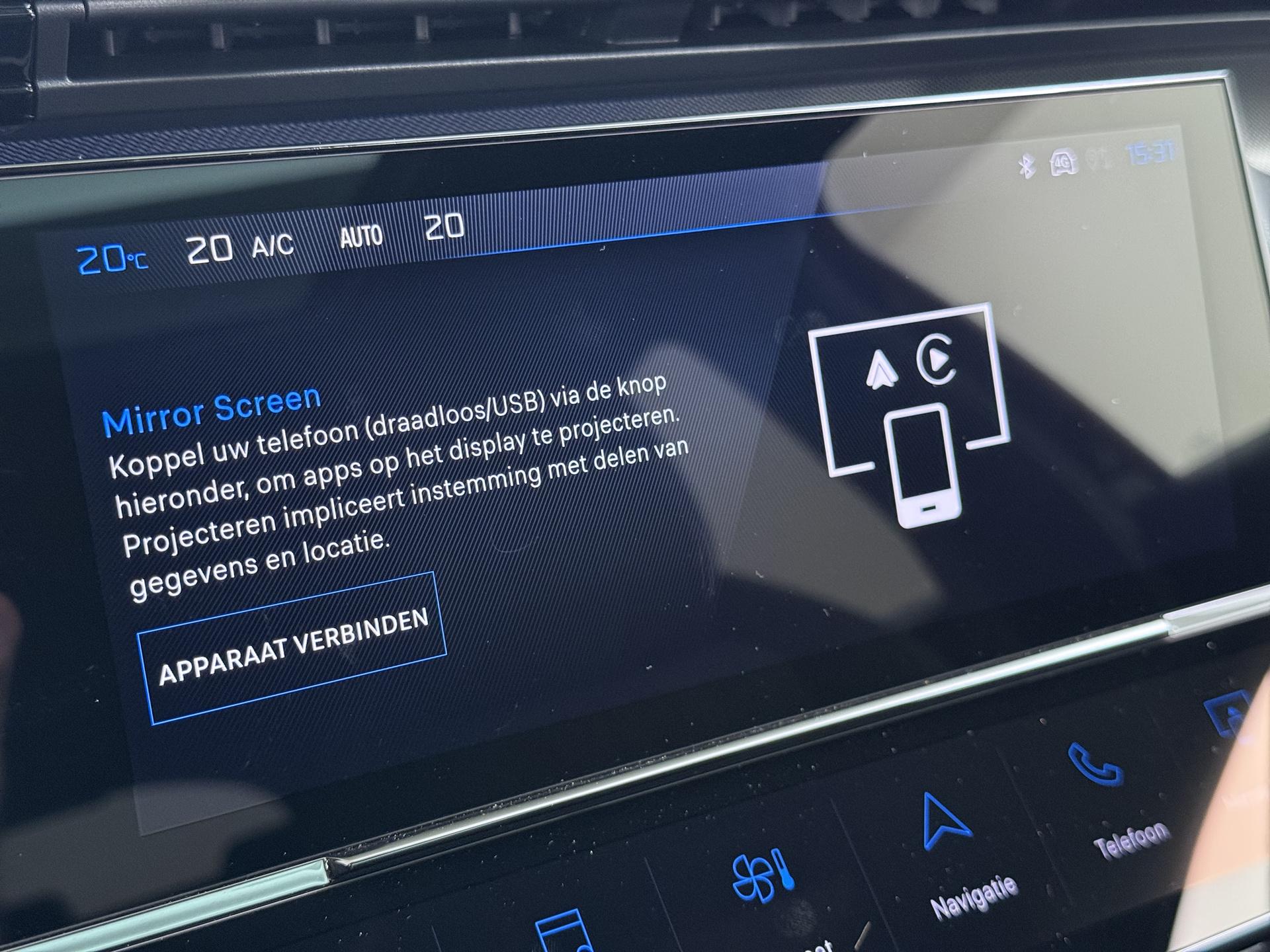 Foto van Peugeot E-408