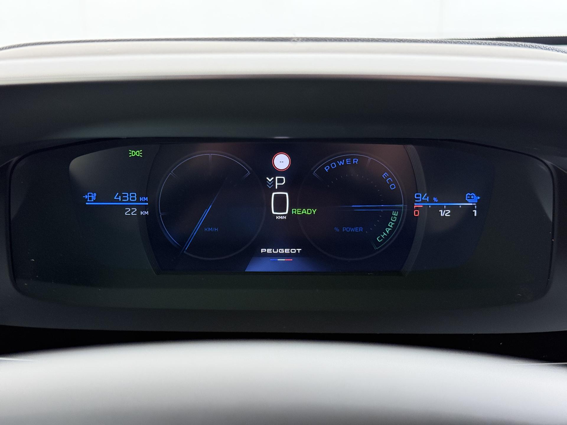 Foto van Peugeot E-408