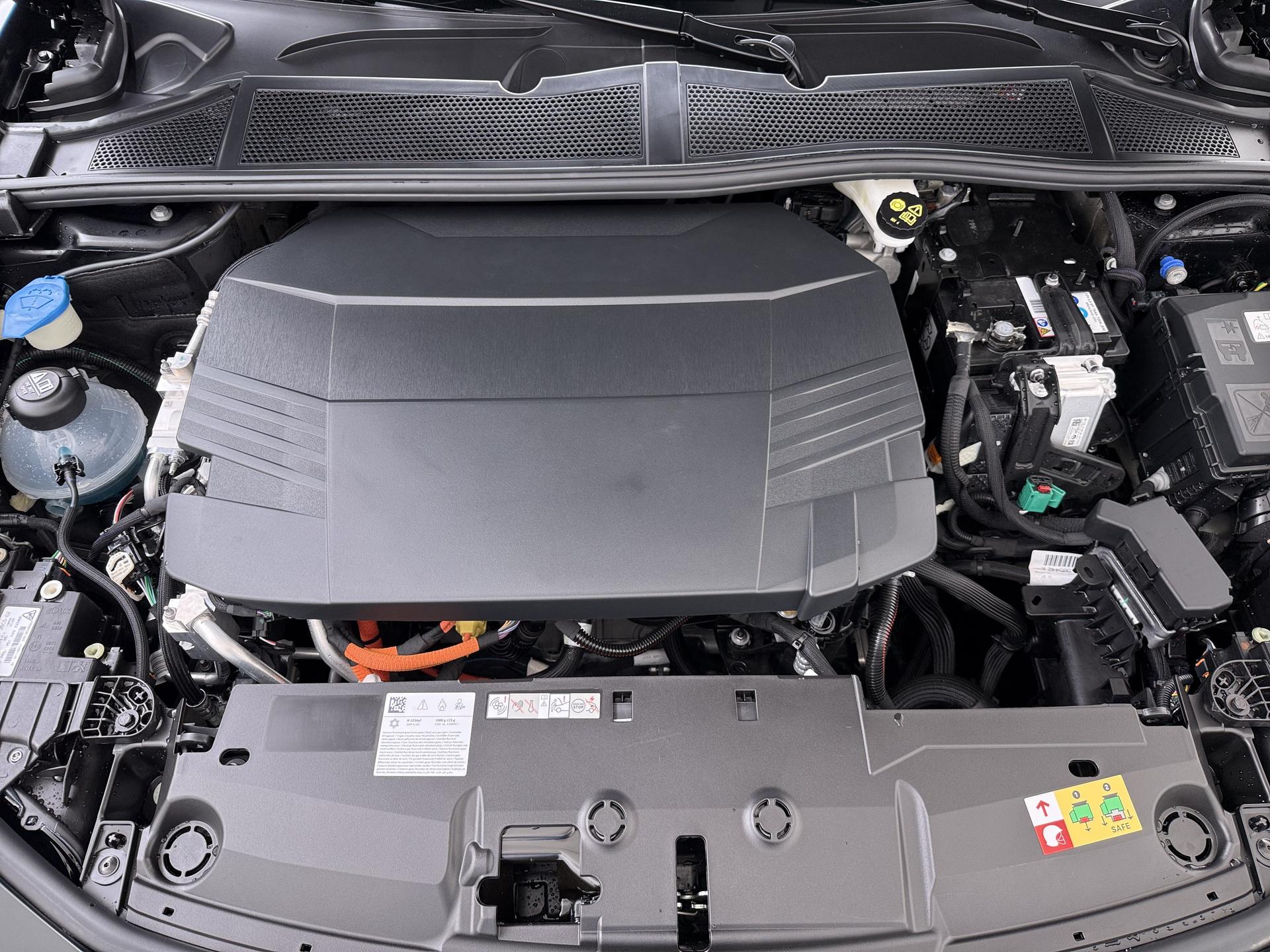 Foto van Peugeot E-408