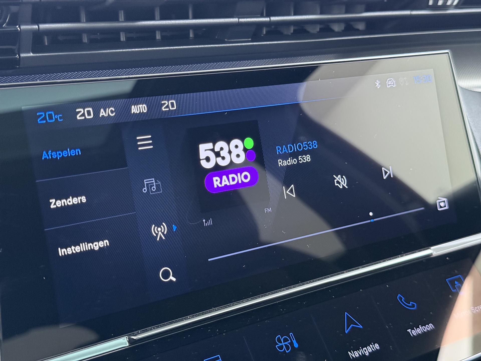 Foto van Peugeot E-408