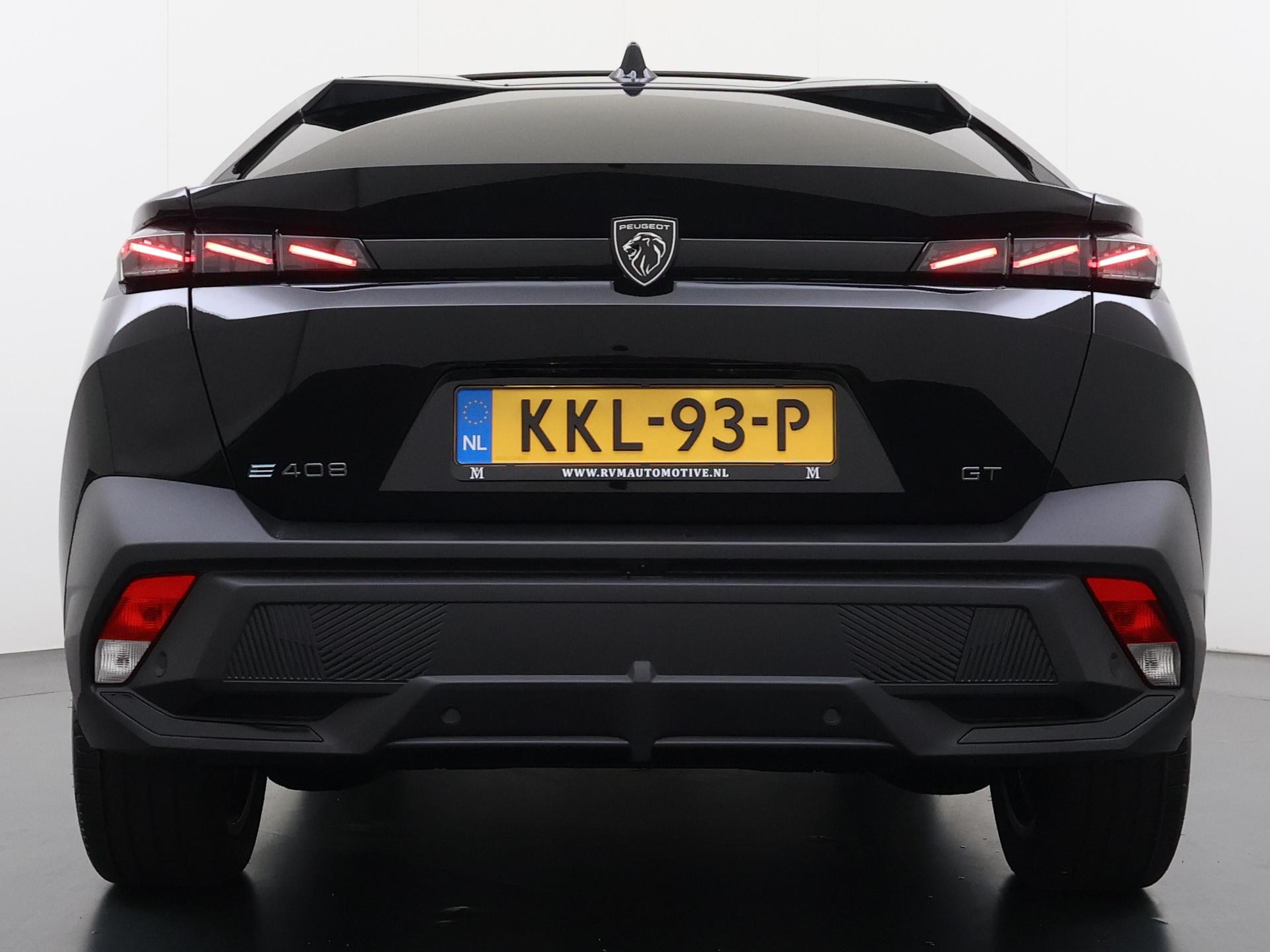 Foto van Peugeot E-408