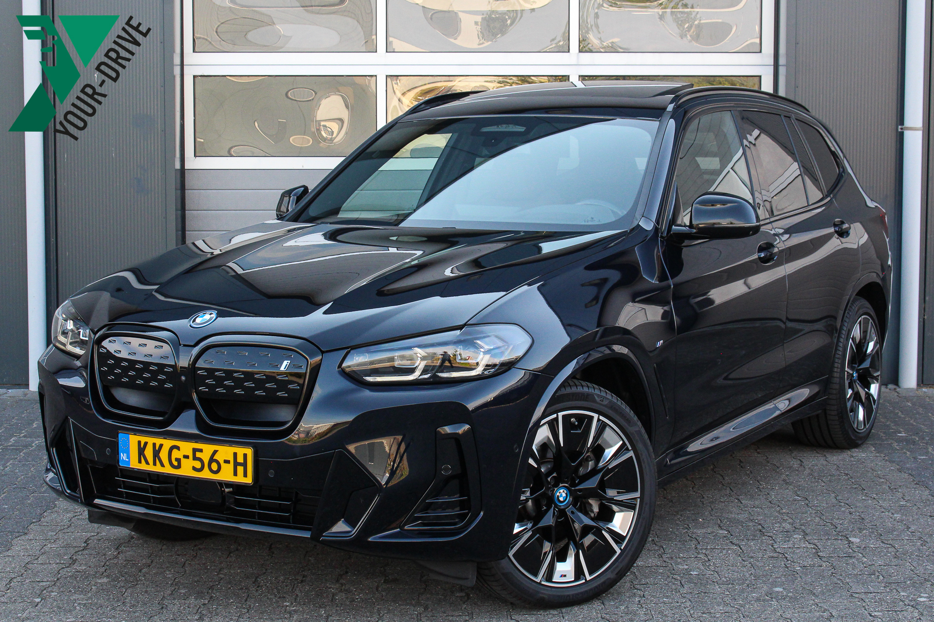 BMW Ix3 M Sport High Executive 80 kWh |  12 Mnd. Garantie & SOH 97,4%| Nette en zeer complete iX3 met historie 2023 - voorkant