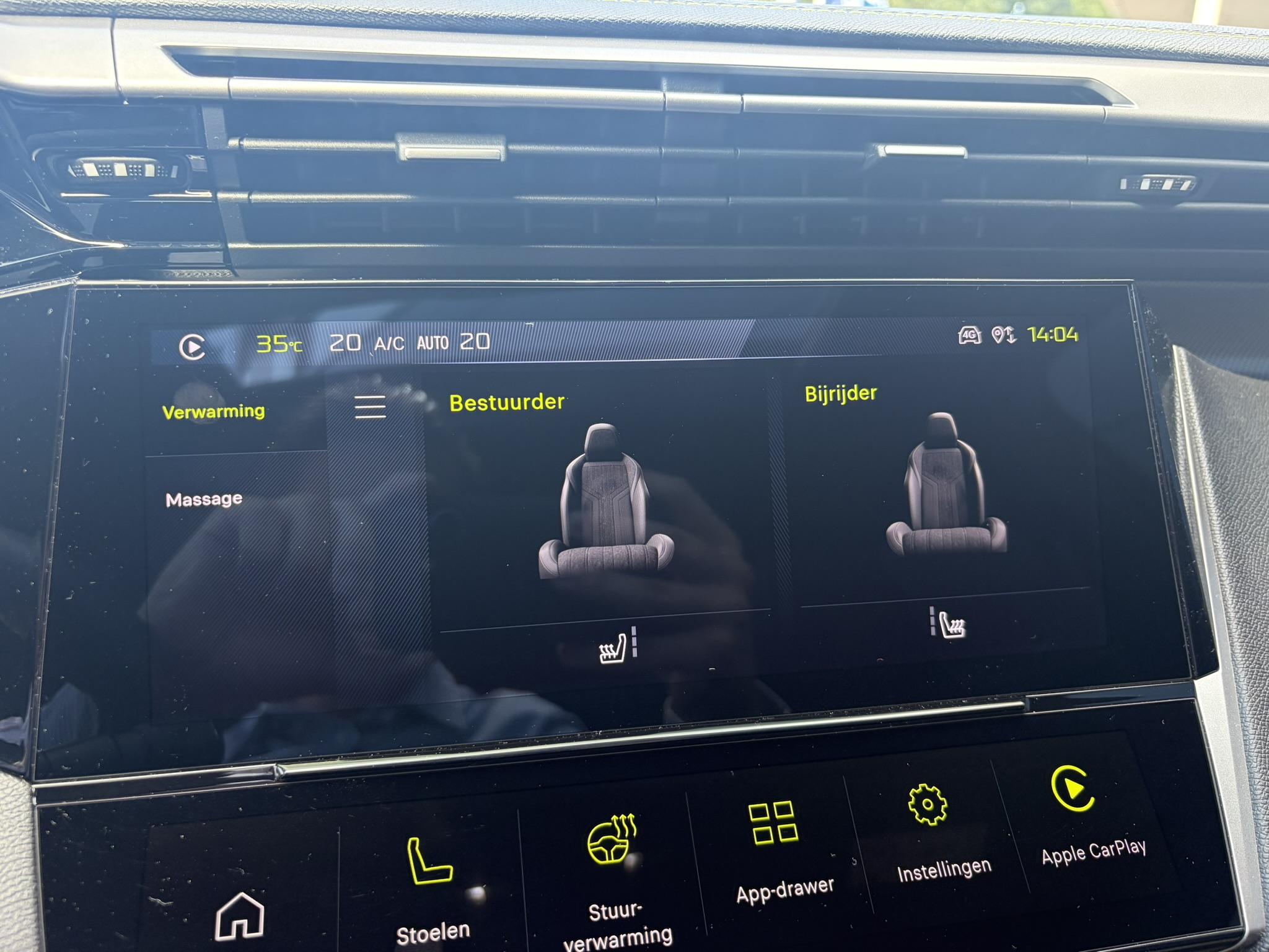 Foto van Peugeot E-408