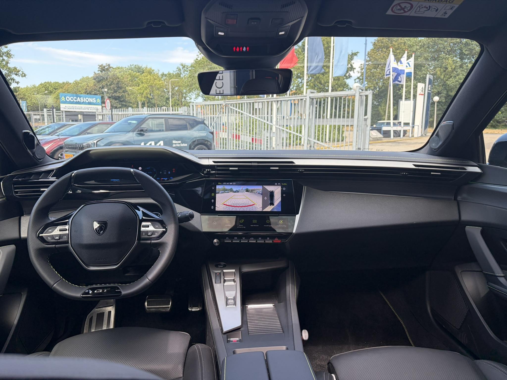Foto van Peugeot E-408