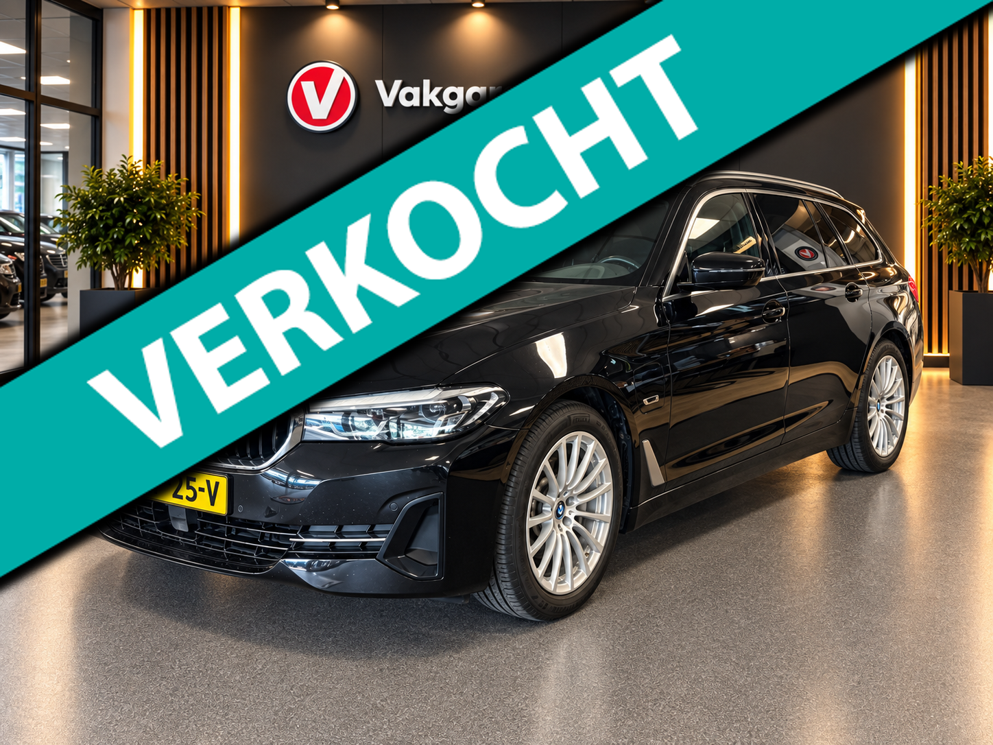 BMW 5-serie Touring 530e xDrive High Executive/ leer/ pano/ navi/ trekhaak/ apple carplay 2022 - voorkant