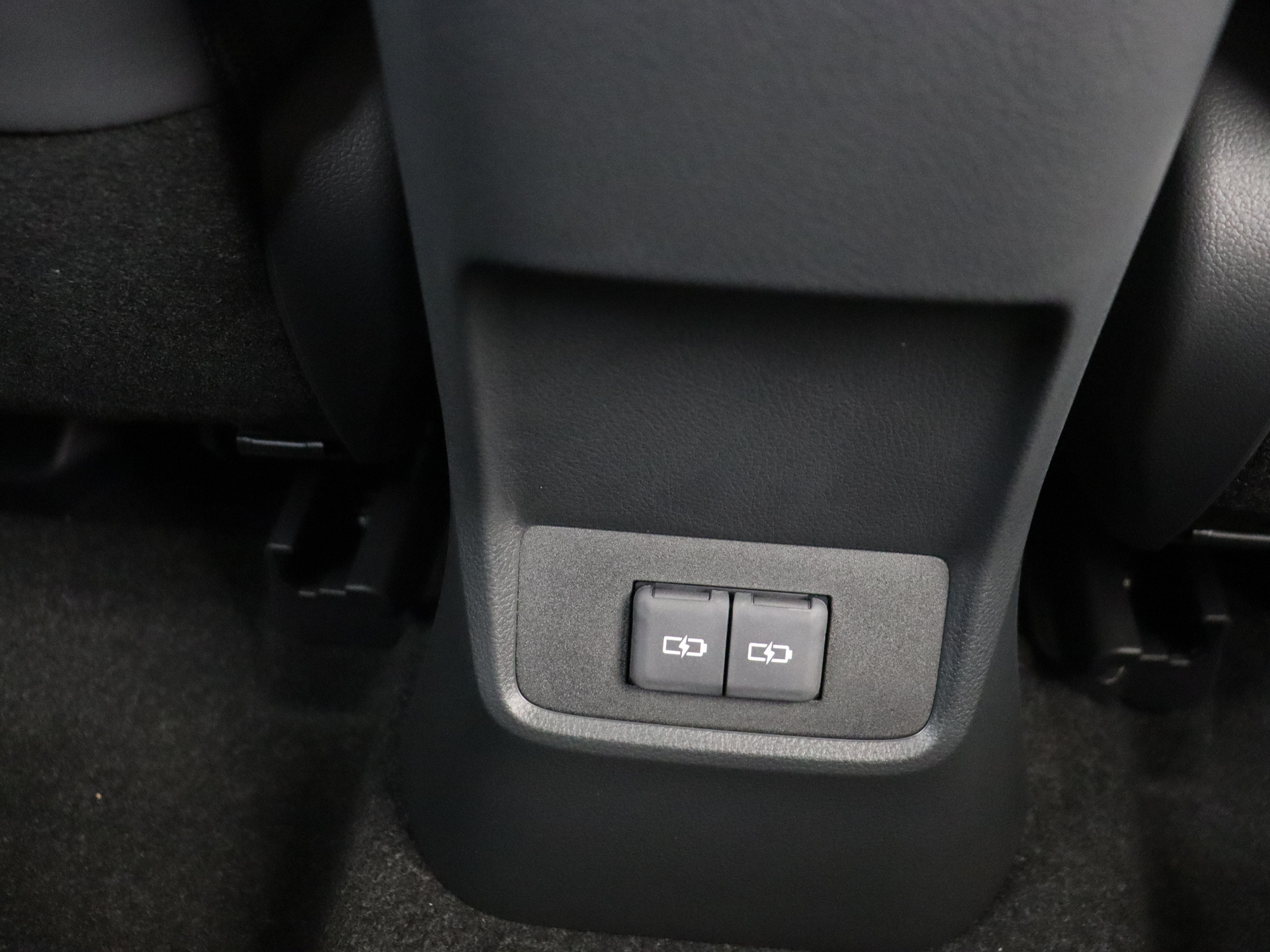 Foto van Lexus LBX