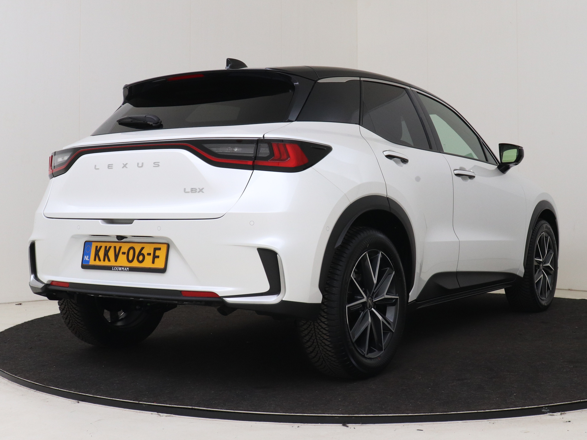 Foto van Lexus LBX