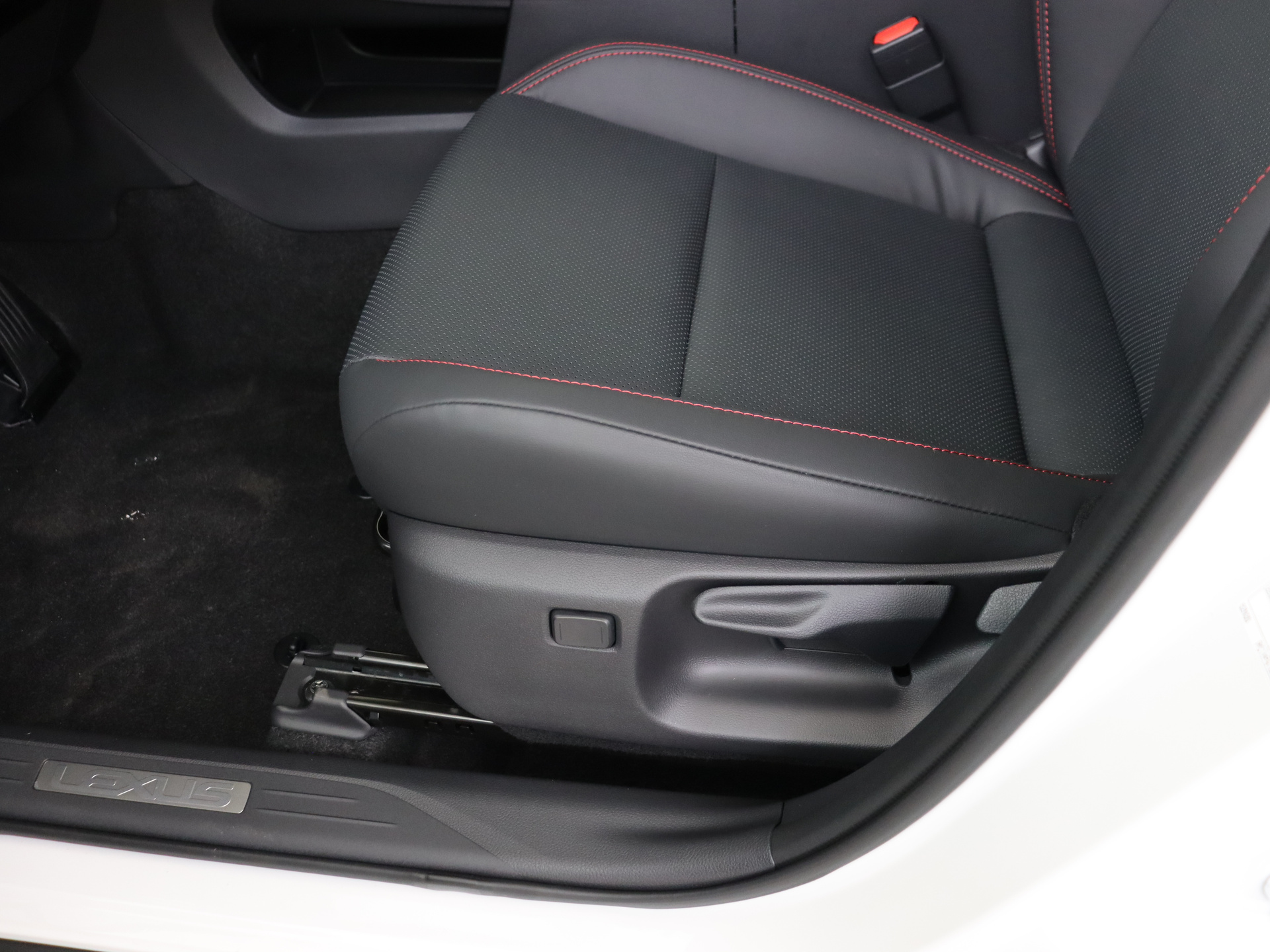 Foto van Lexus LBX