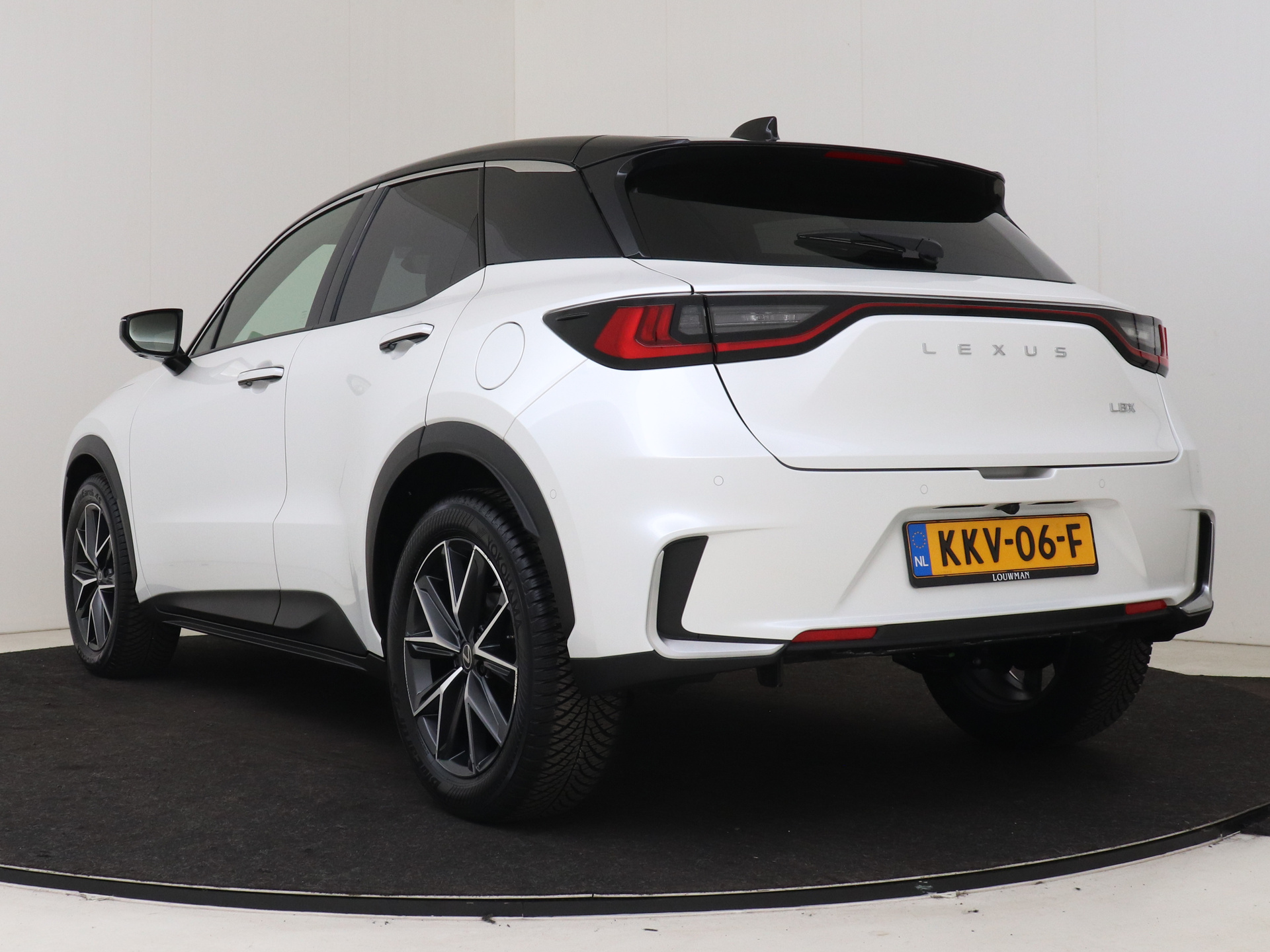 Foto van Lexus LBX