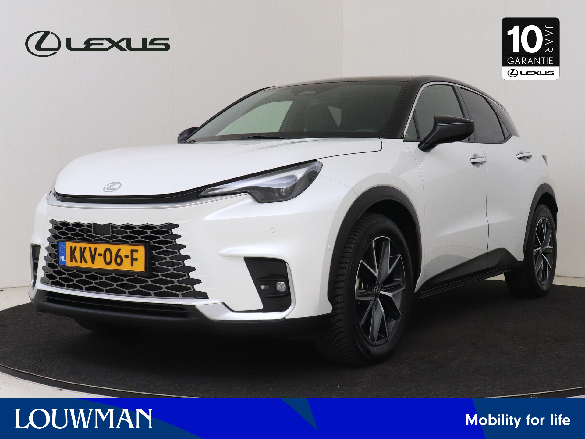 Lexus LBX Emotion 2WD 2026 - voorkant