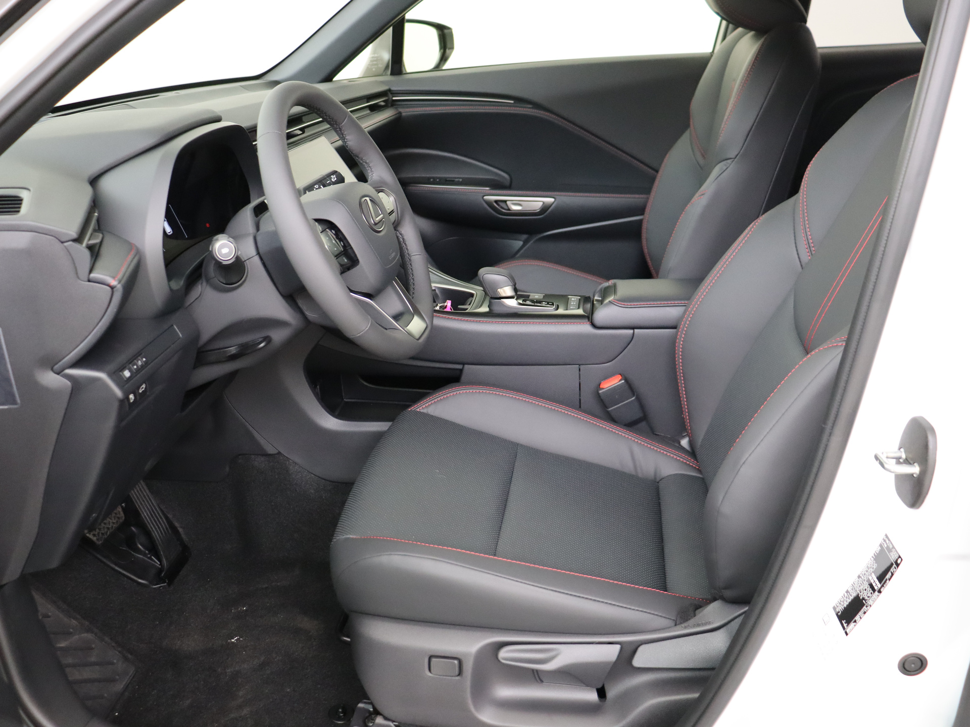 Foto van Lexus LBX