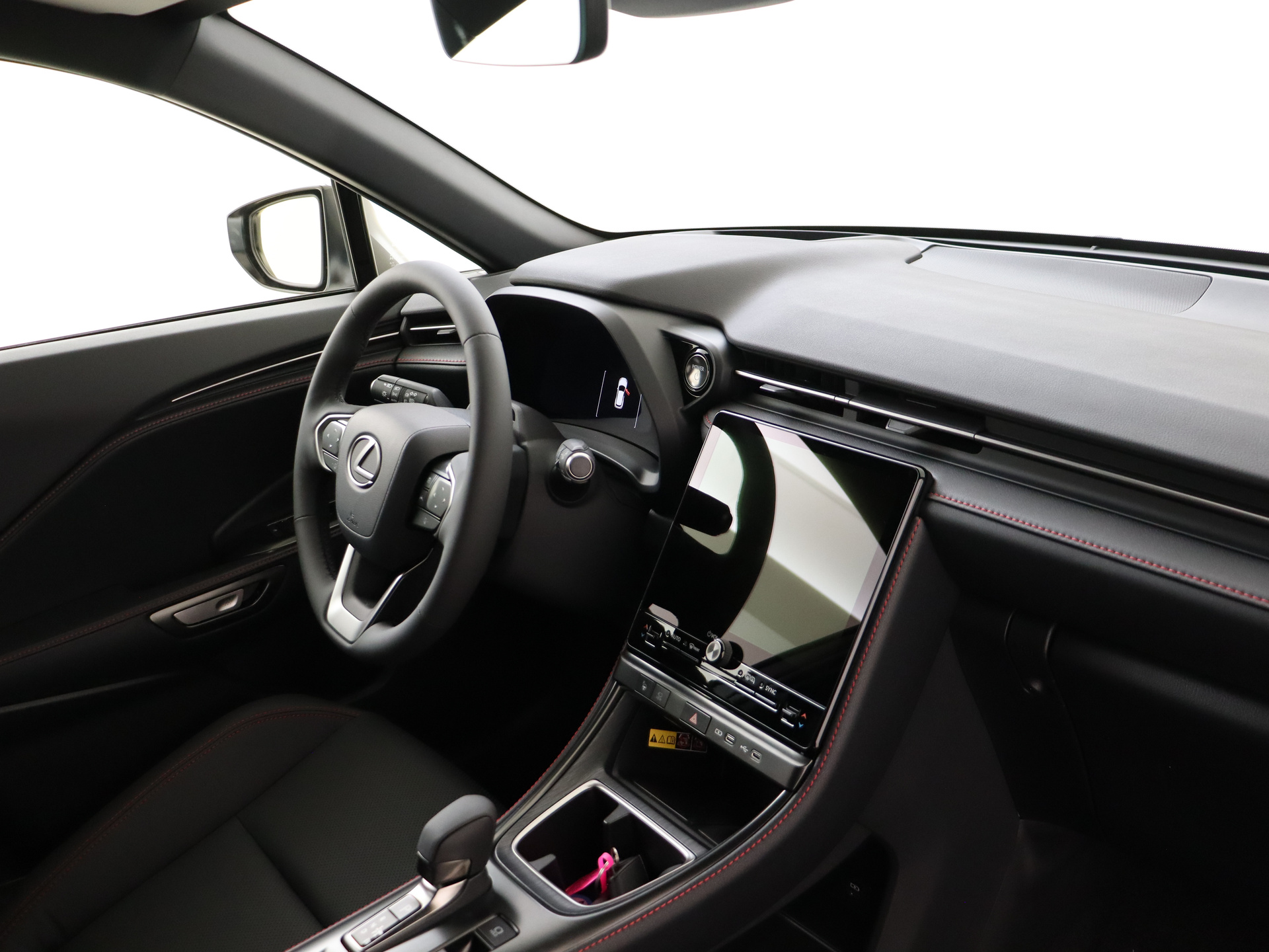 Foto van Lexus LBX