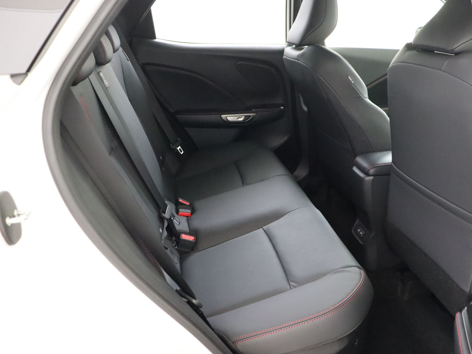 Foto van Lexus LBX