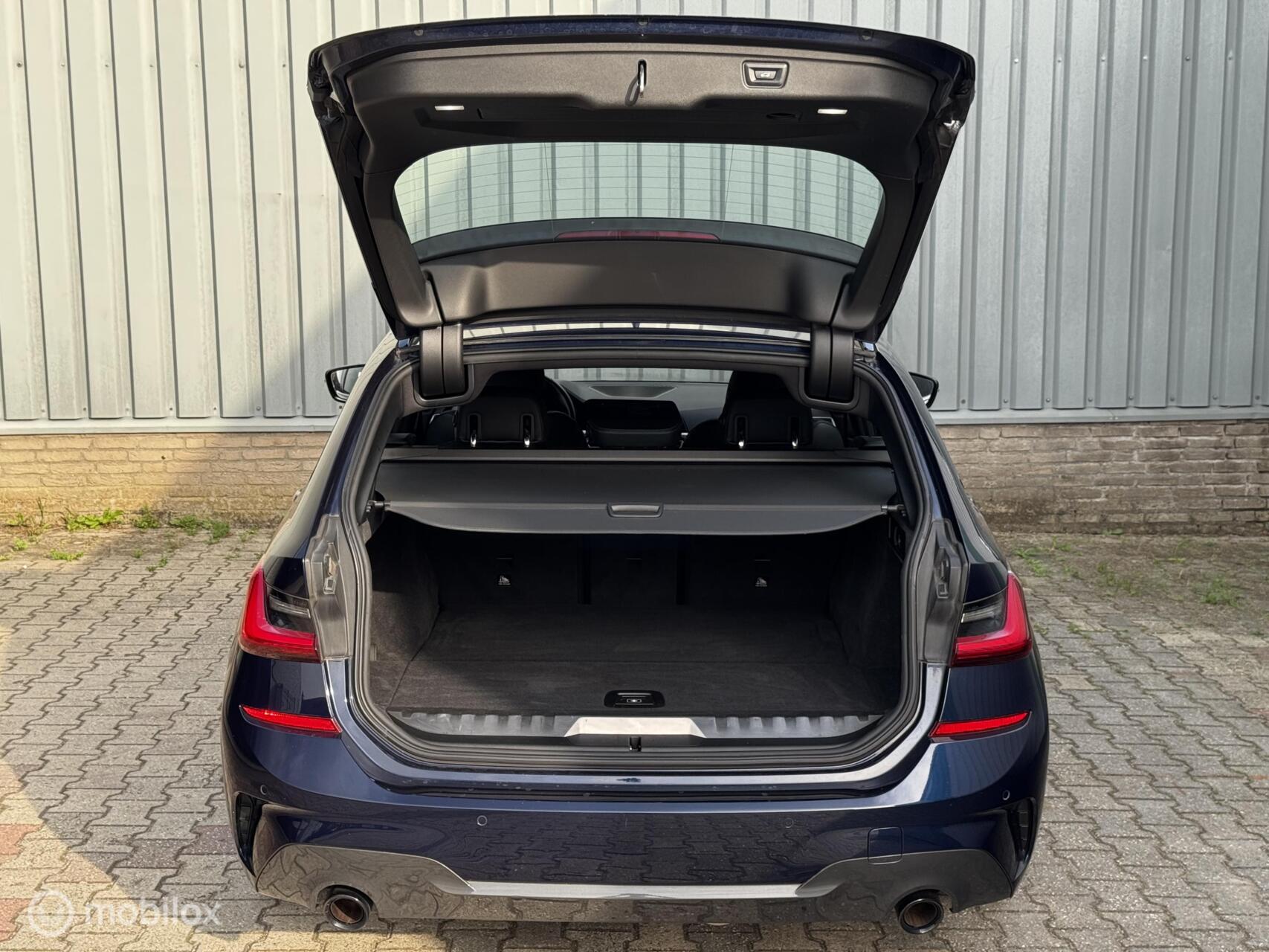 Foto van BMW 330e xDrive