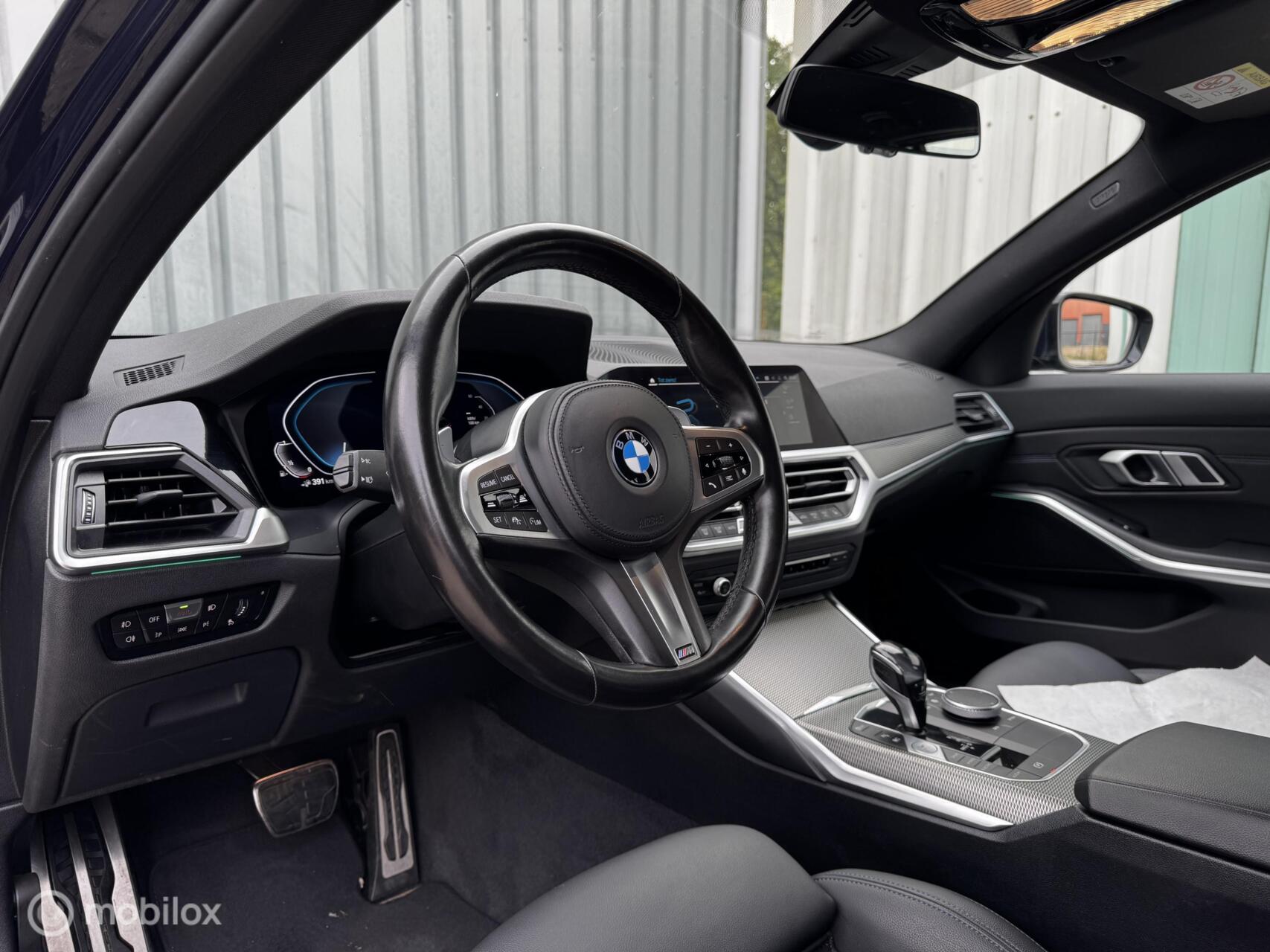 Foto van BMW 330e xDrive