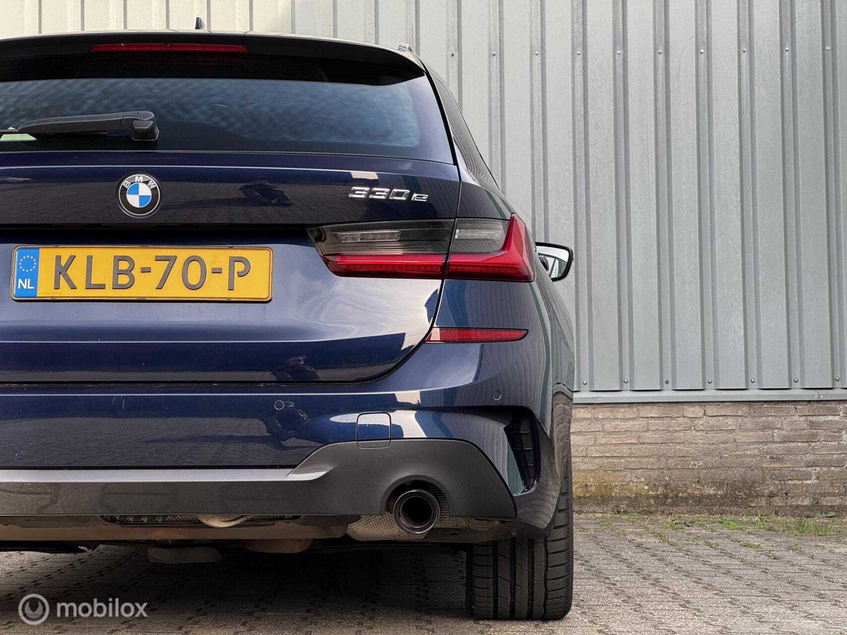 Foto van BMW 330e xDrive