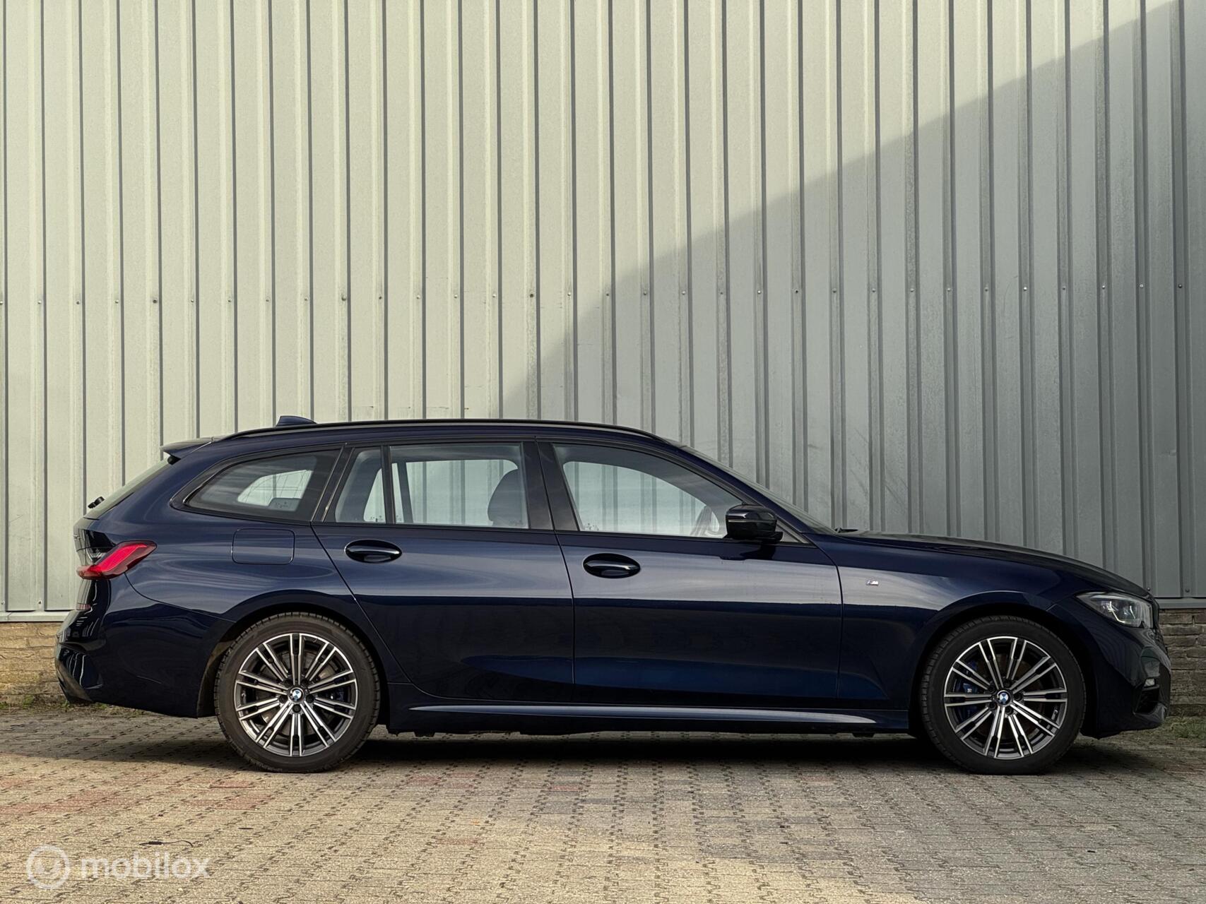 Foto van BMW 330e xDrive