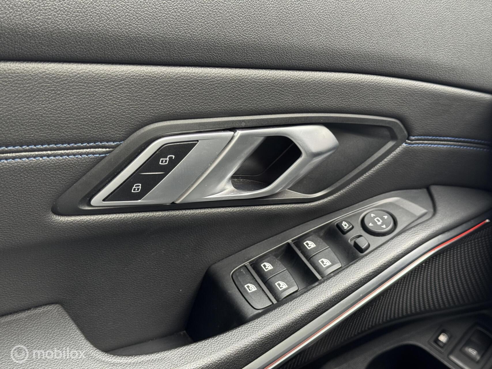 Foto van BMW 330e xDrive