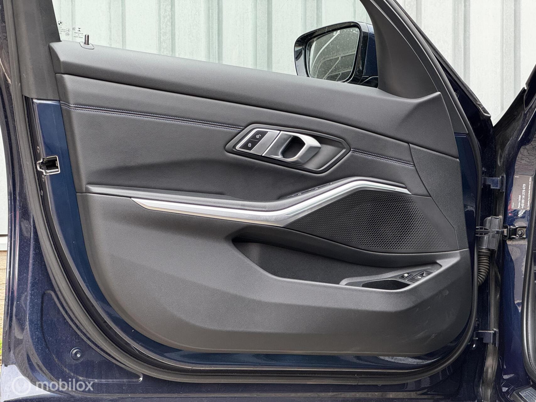 Foto van BMW 330e xDrive