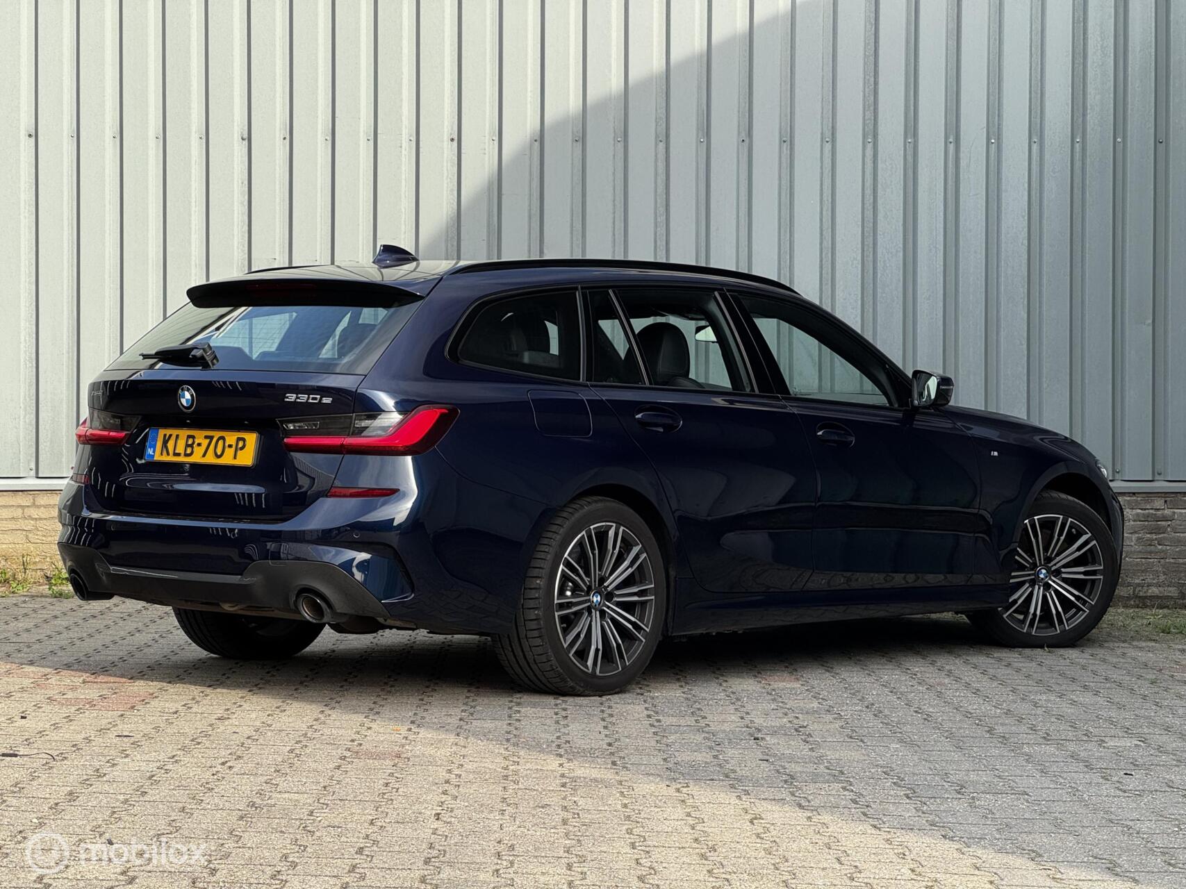 Foto van BMW 330e xDrive