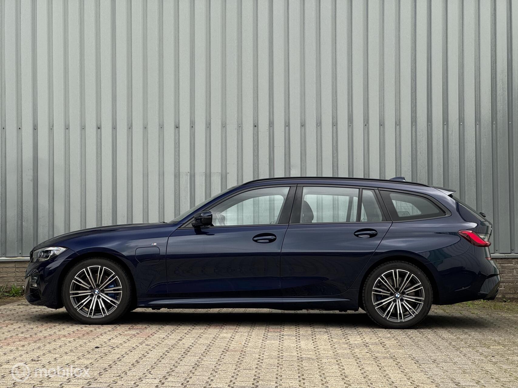Foto van BMW 330e xDrive