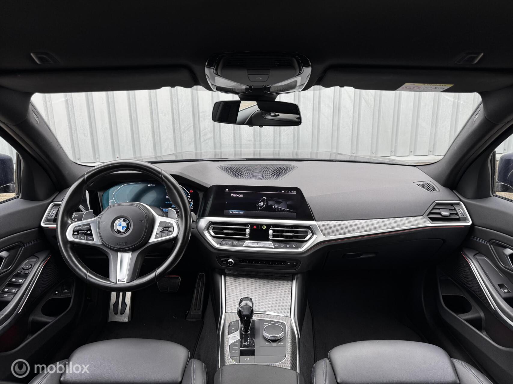 Foto van BMW 330e xDrive