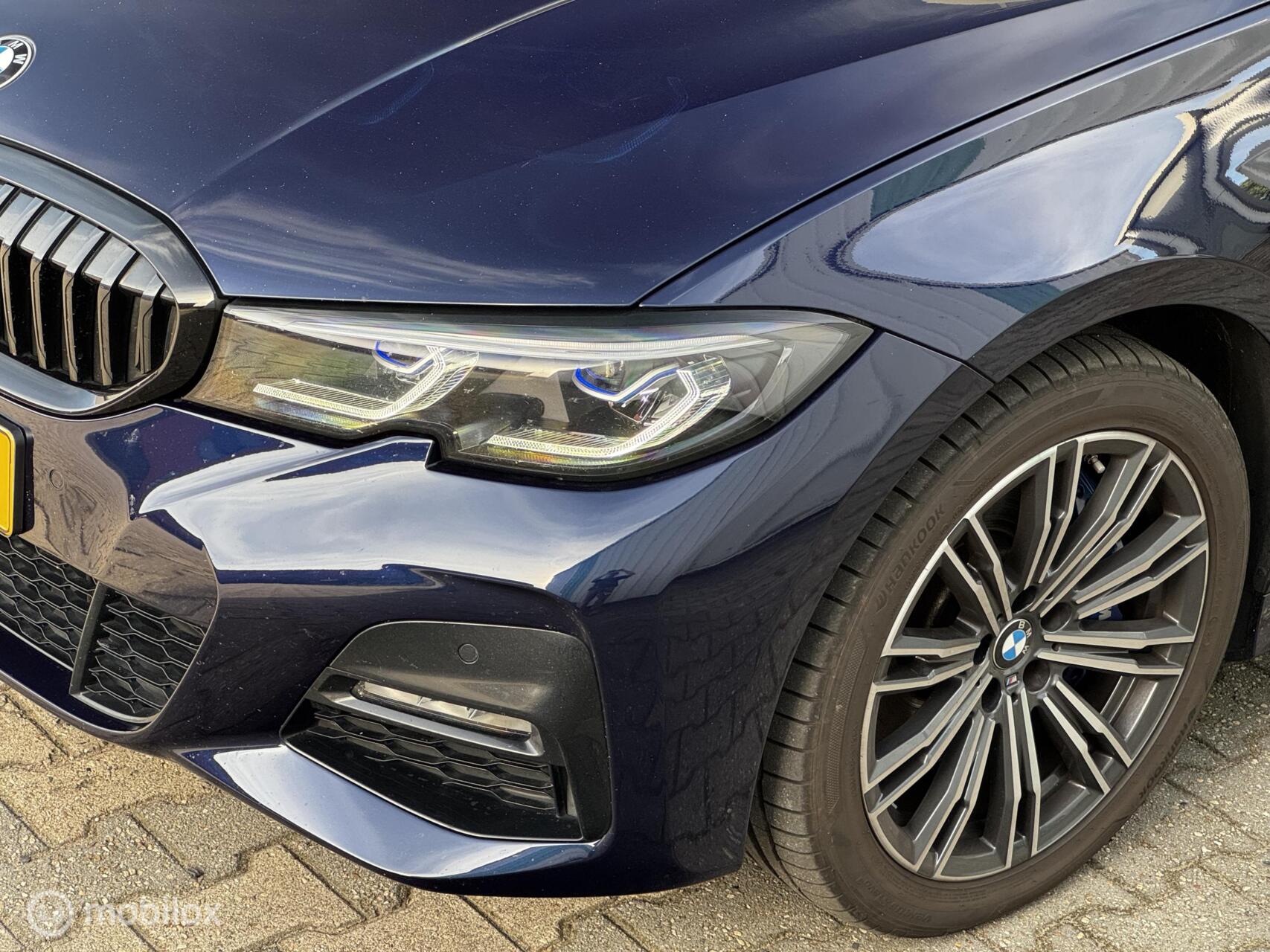 Foto van BMW 330e xDrive