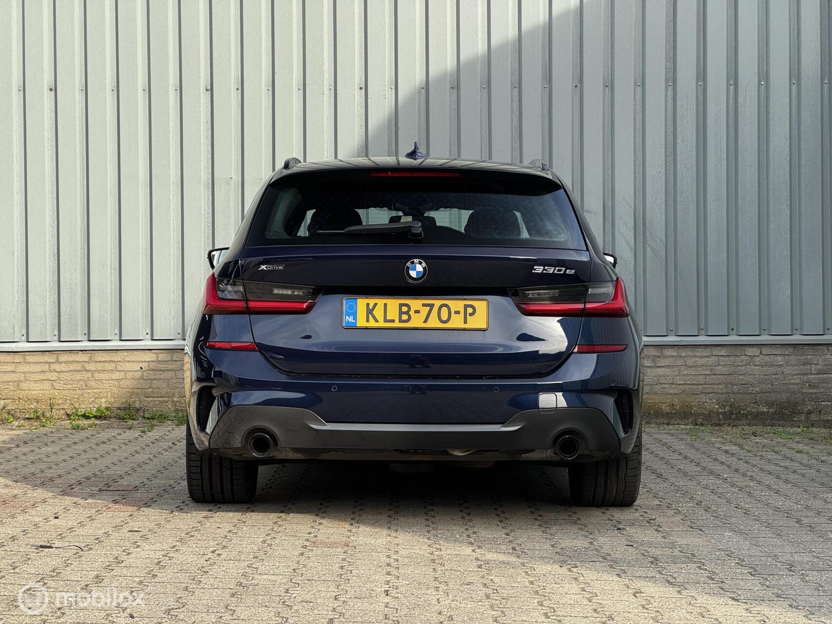 Foto van BMW 330e xDrive