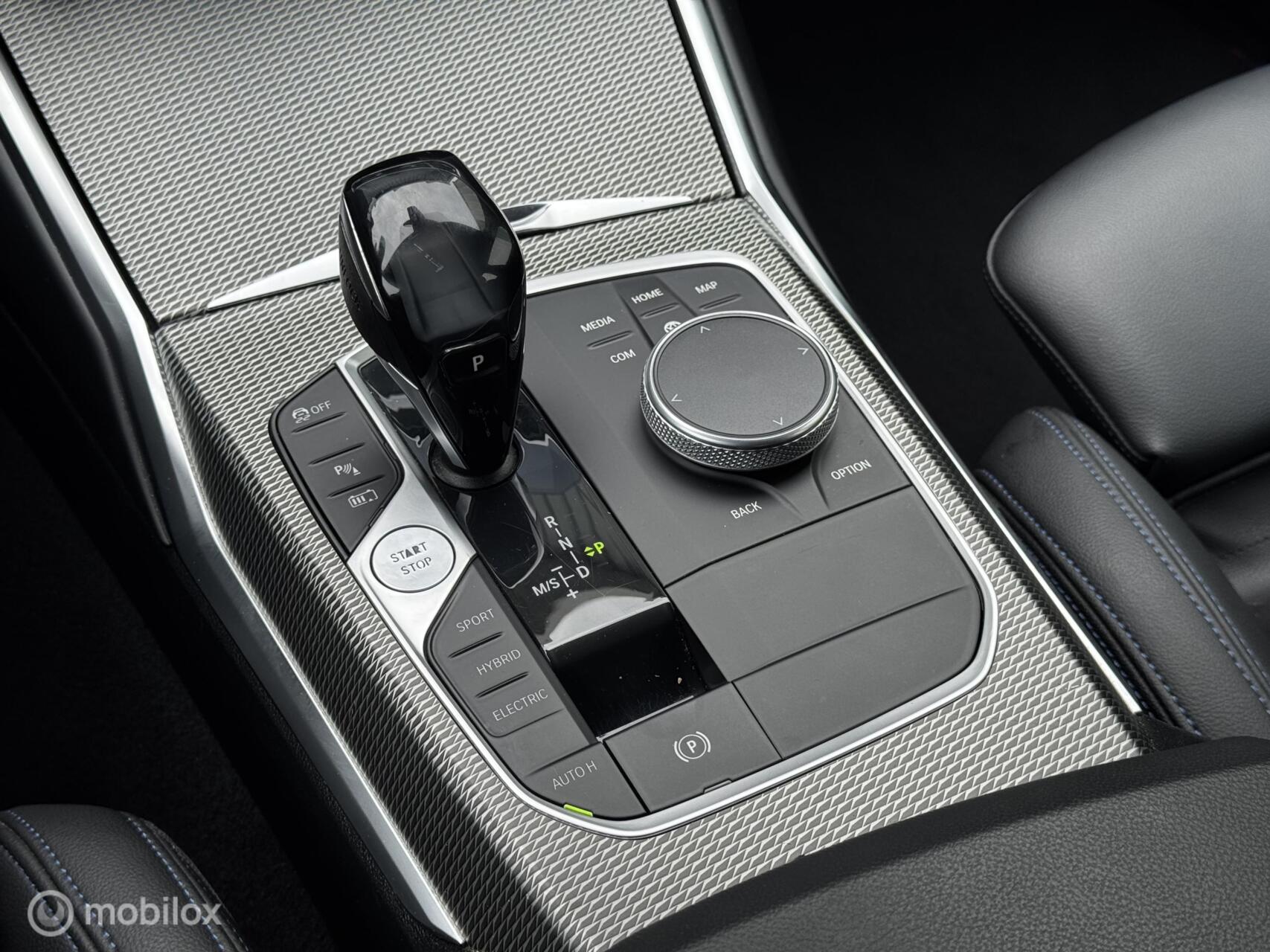 Foto van BMW 330e xDrive