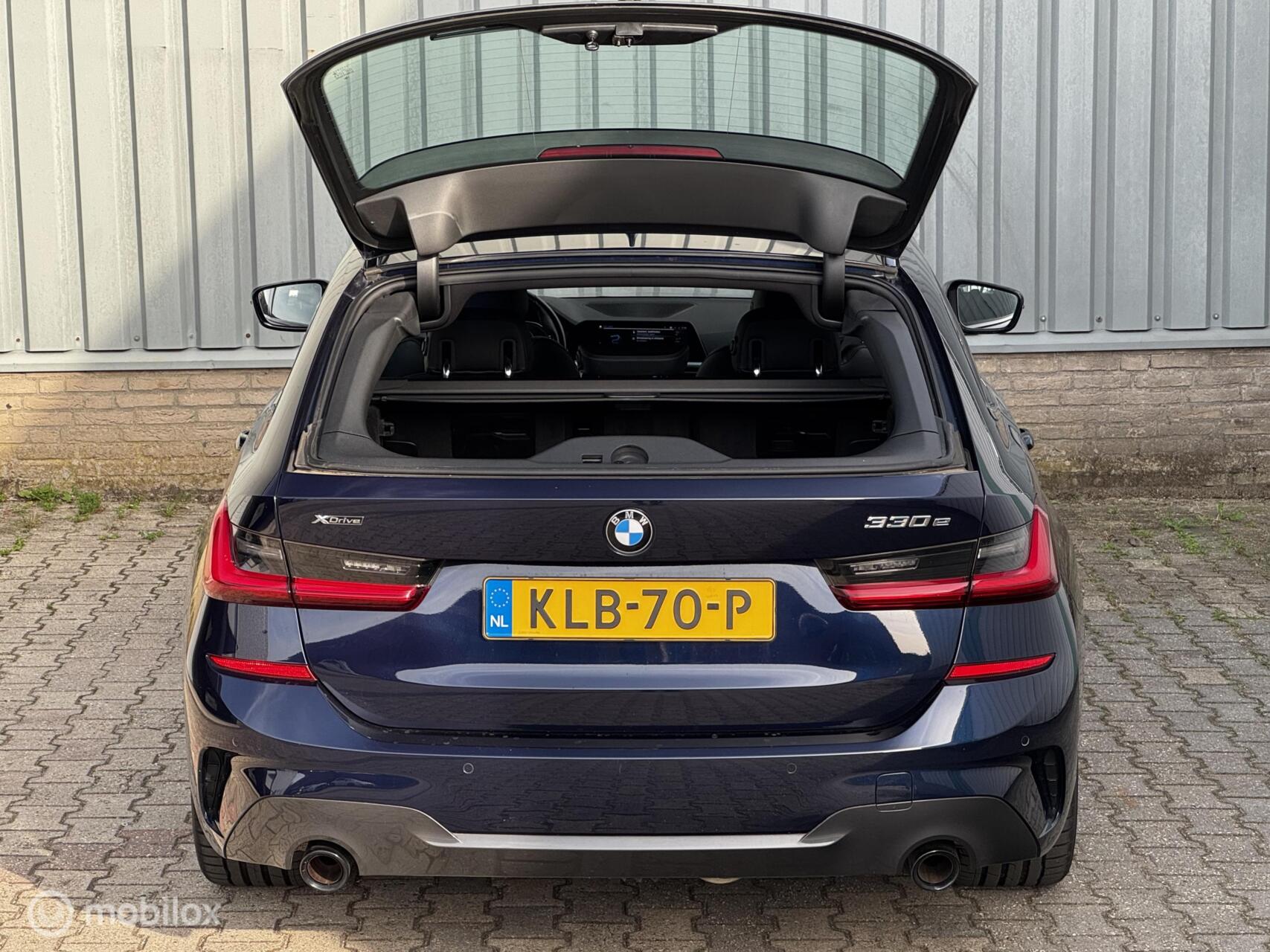 Foto van BMW 330e xDrive
