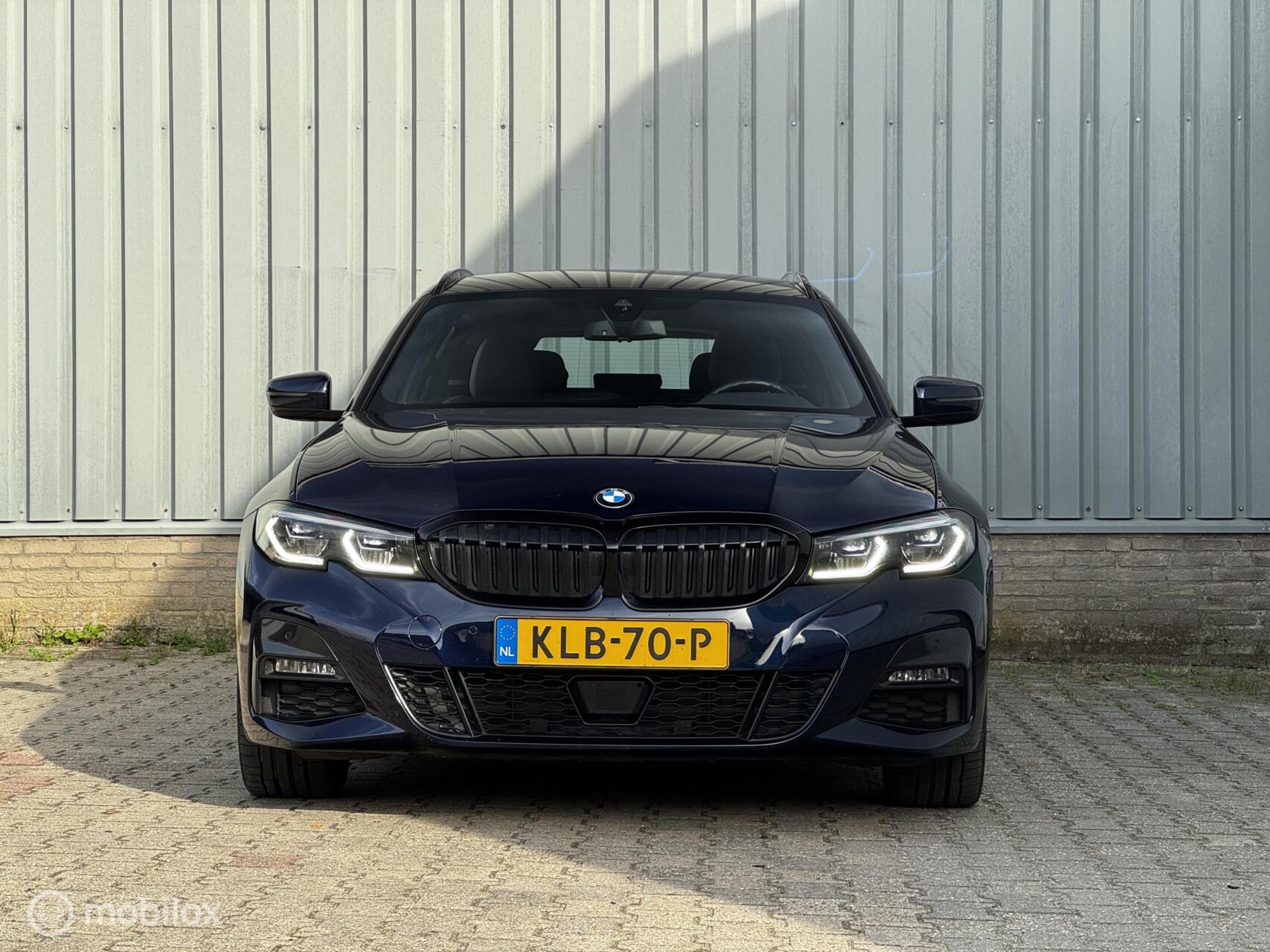Foto van BMW 330e xDrive