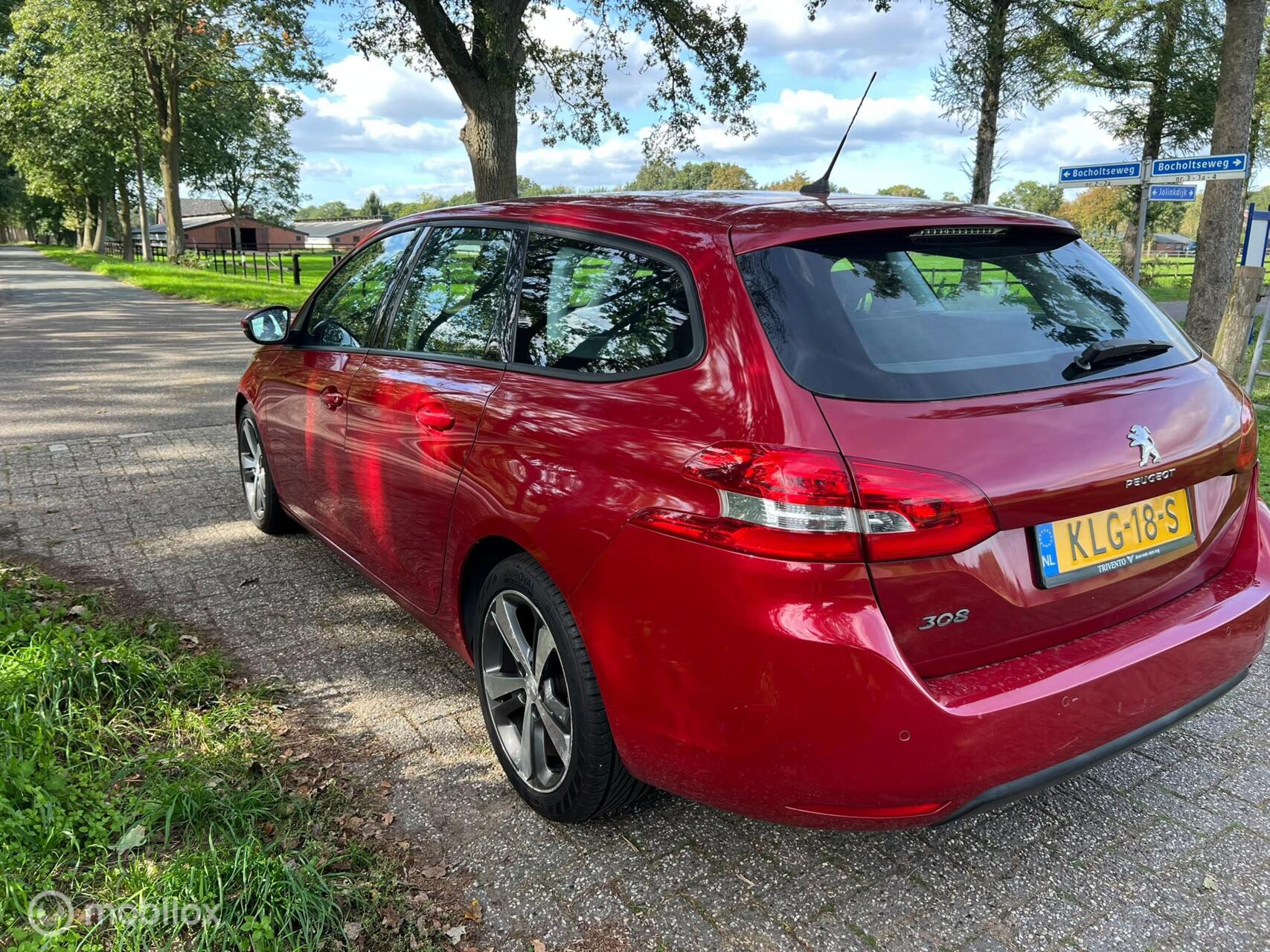 Peugeot 308 SW 1.2 PureTech Access 2015 - voorkant