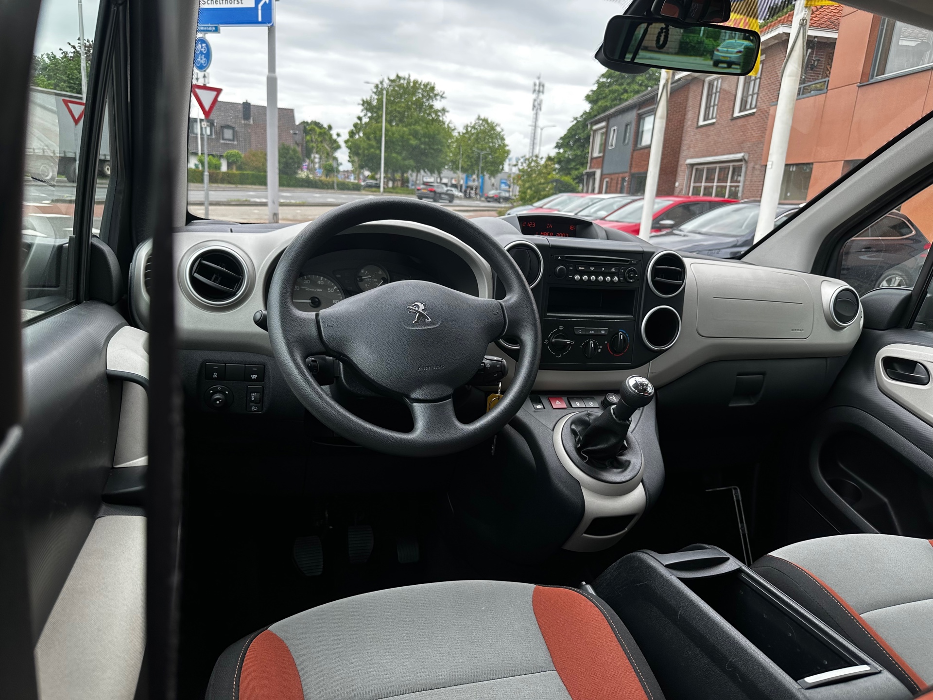 Foto van Peugeot Partner Tepee