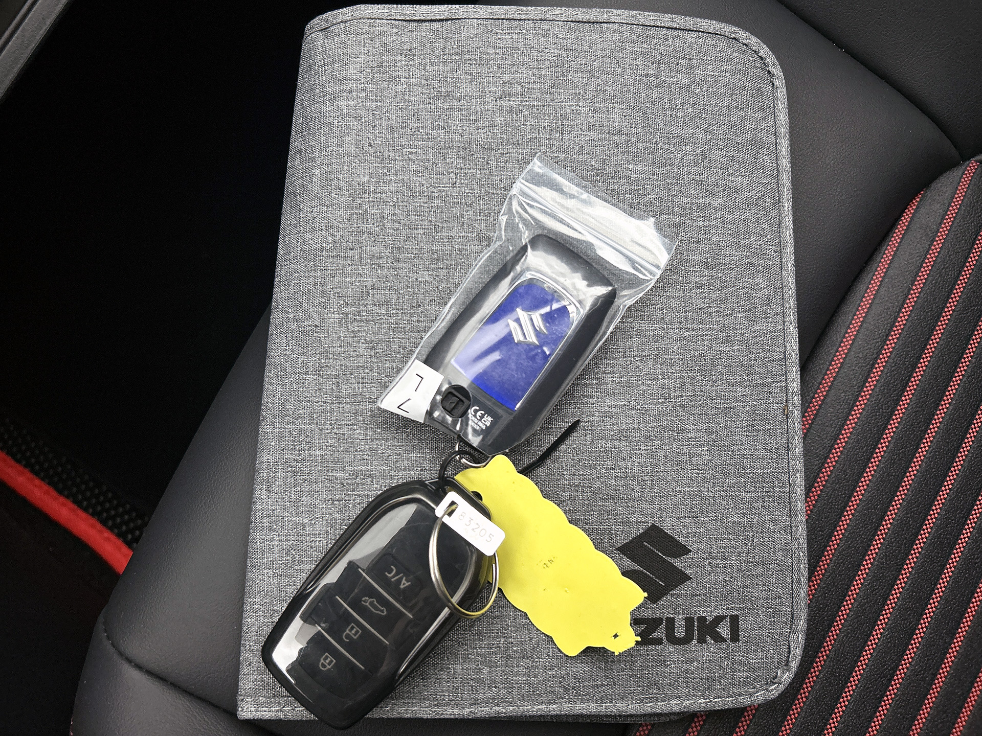 Foto van Suzuki Across