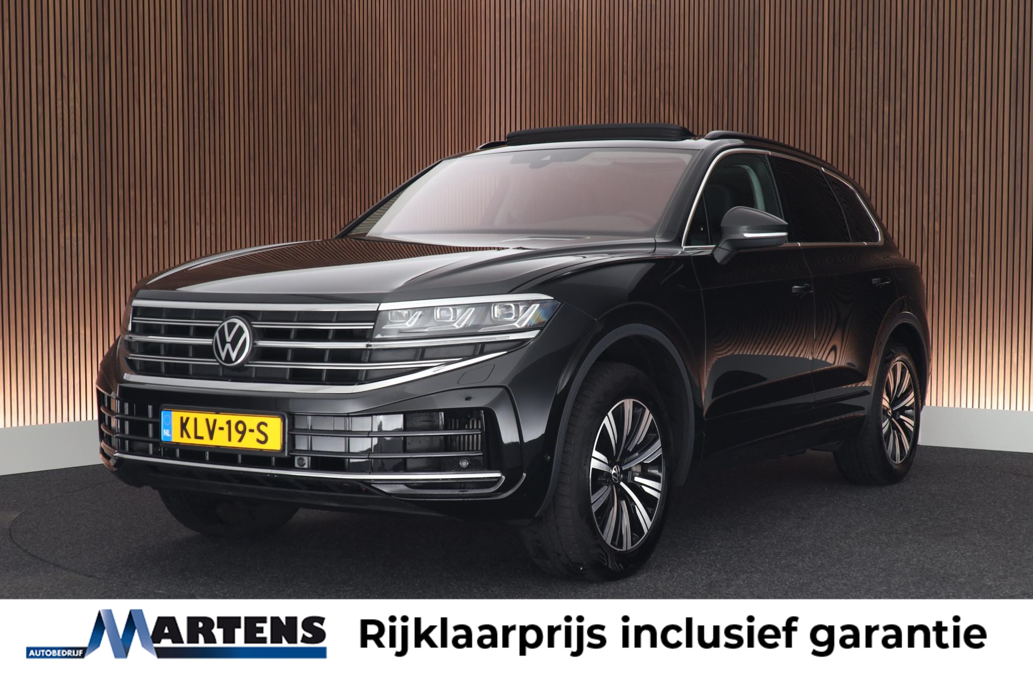 Volkswagen Touareg 3.0 e-Hybrid 381pk Elegance 2024 - voorkant