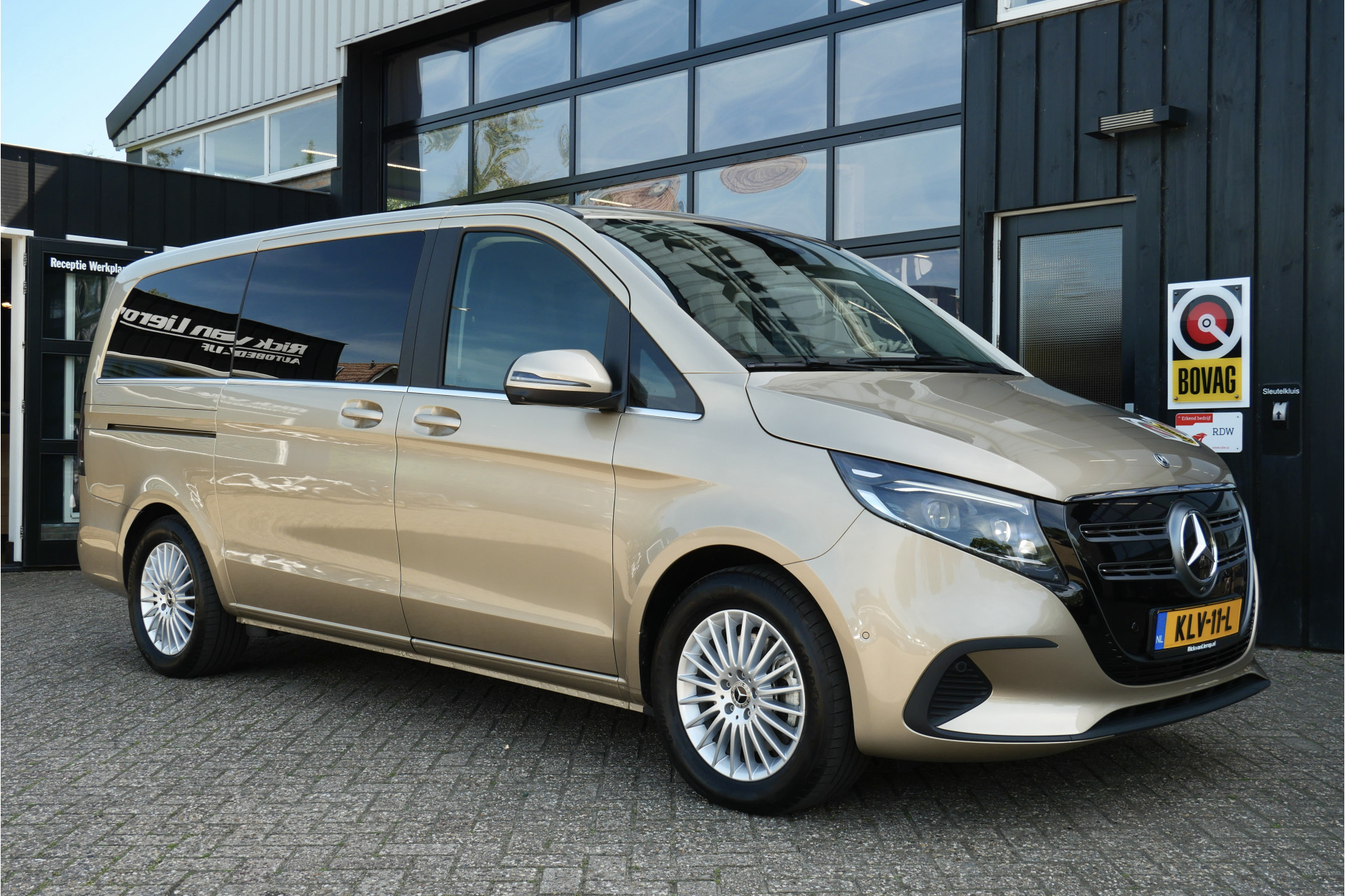 Mercedes-Benz Eqv 300 L2 90 kWh 2025 - voorkant