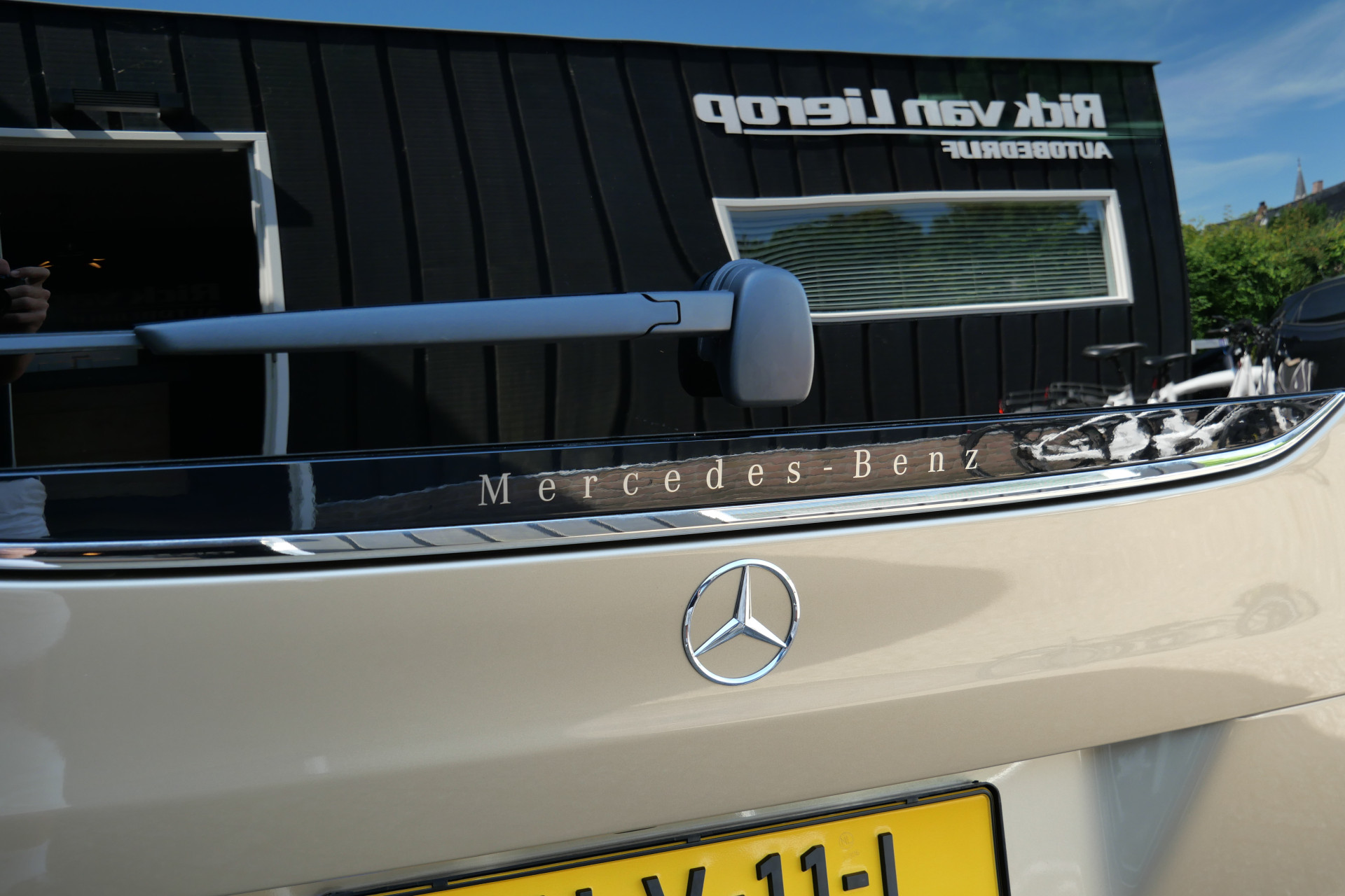 Foto van Mercedes-Benz Eqv