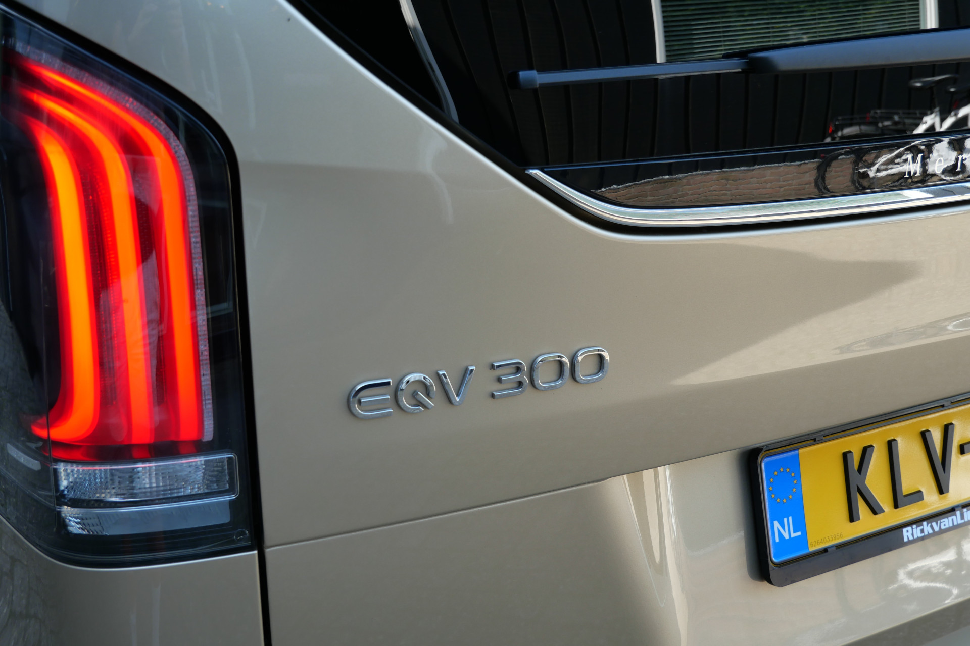 Foto van Mercedes-Benz Eqv